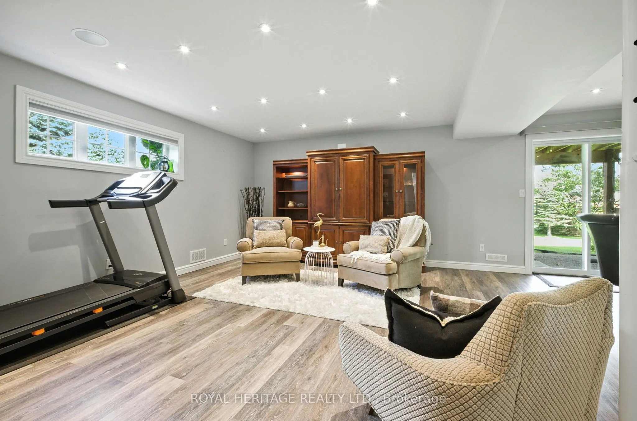 115 St Marys Court N