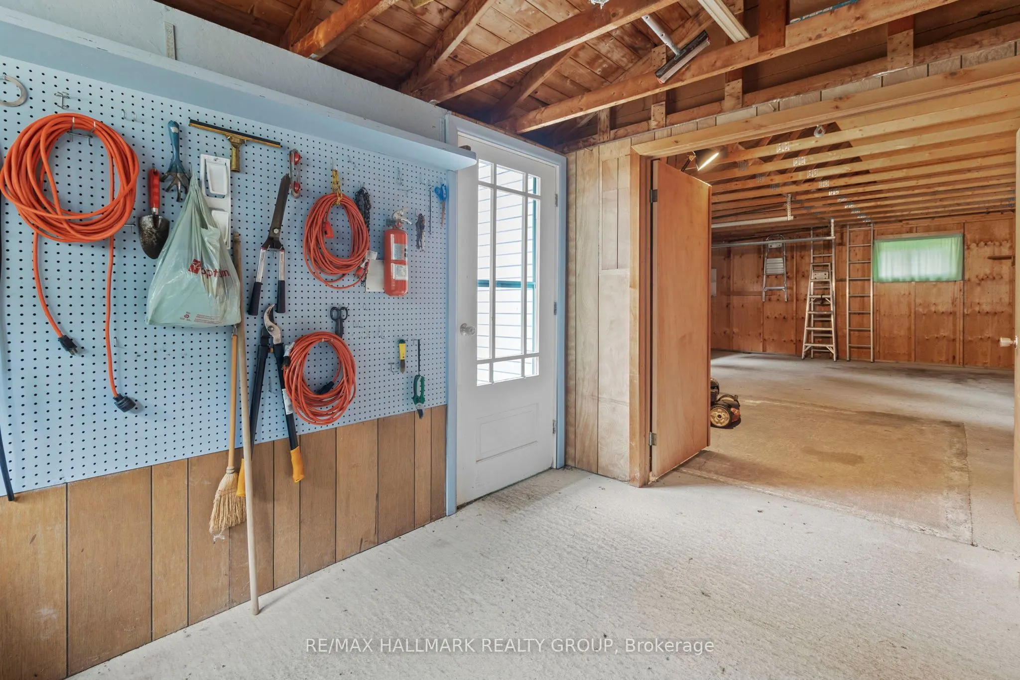 5542 Algonquin Road