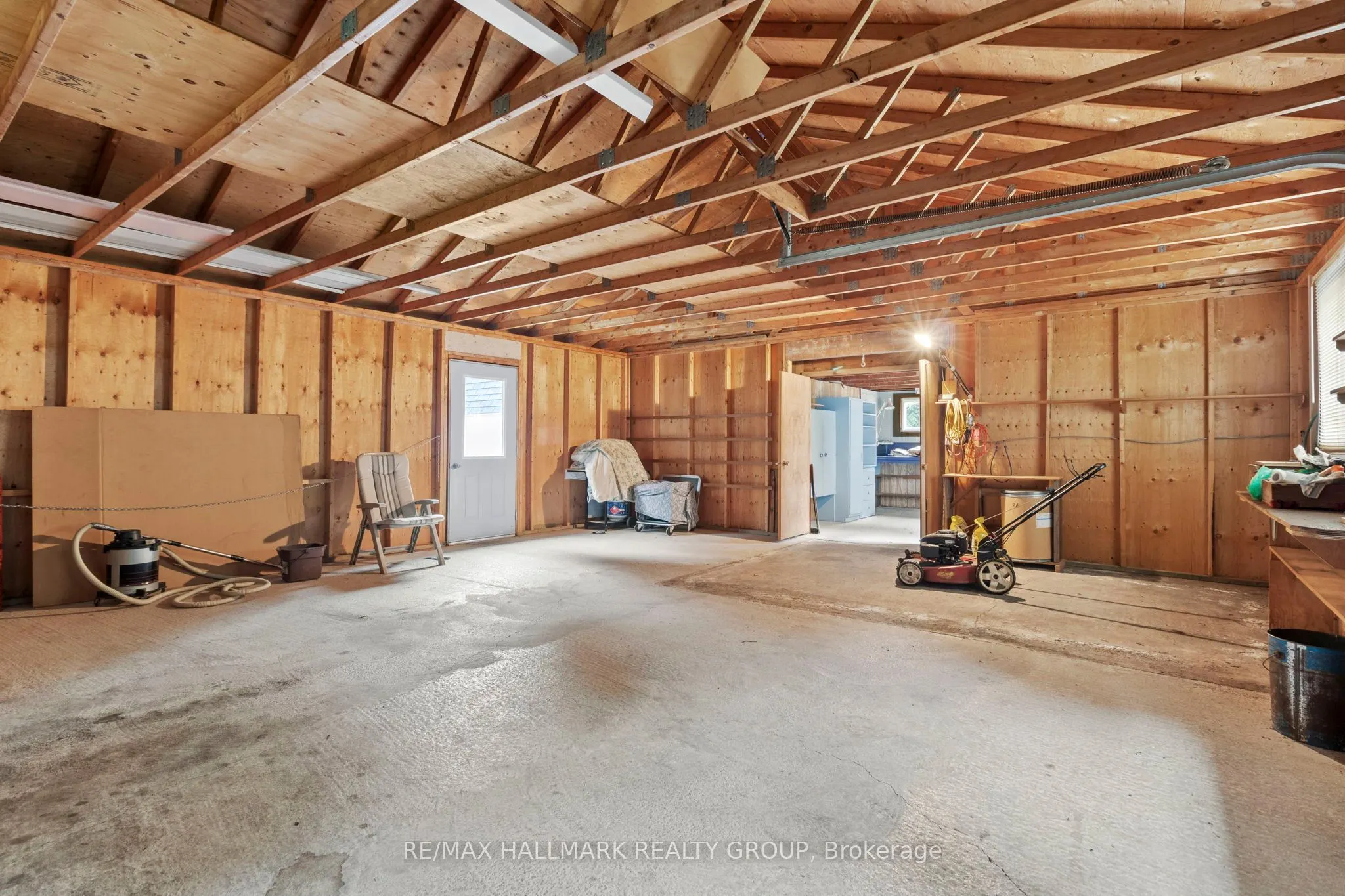 5542 Algonquin Road