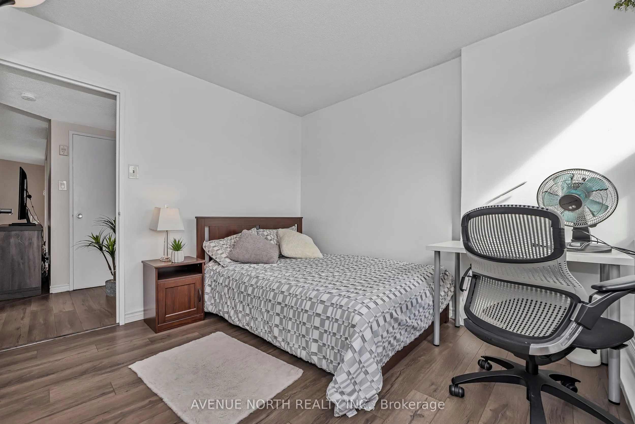 1380 Prince Of Wales Drive, #808