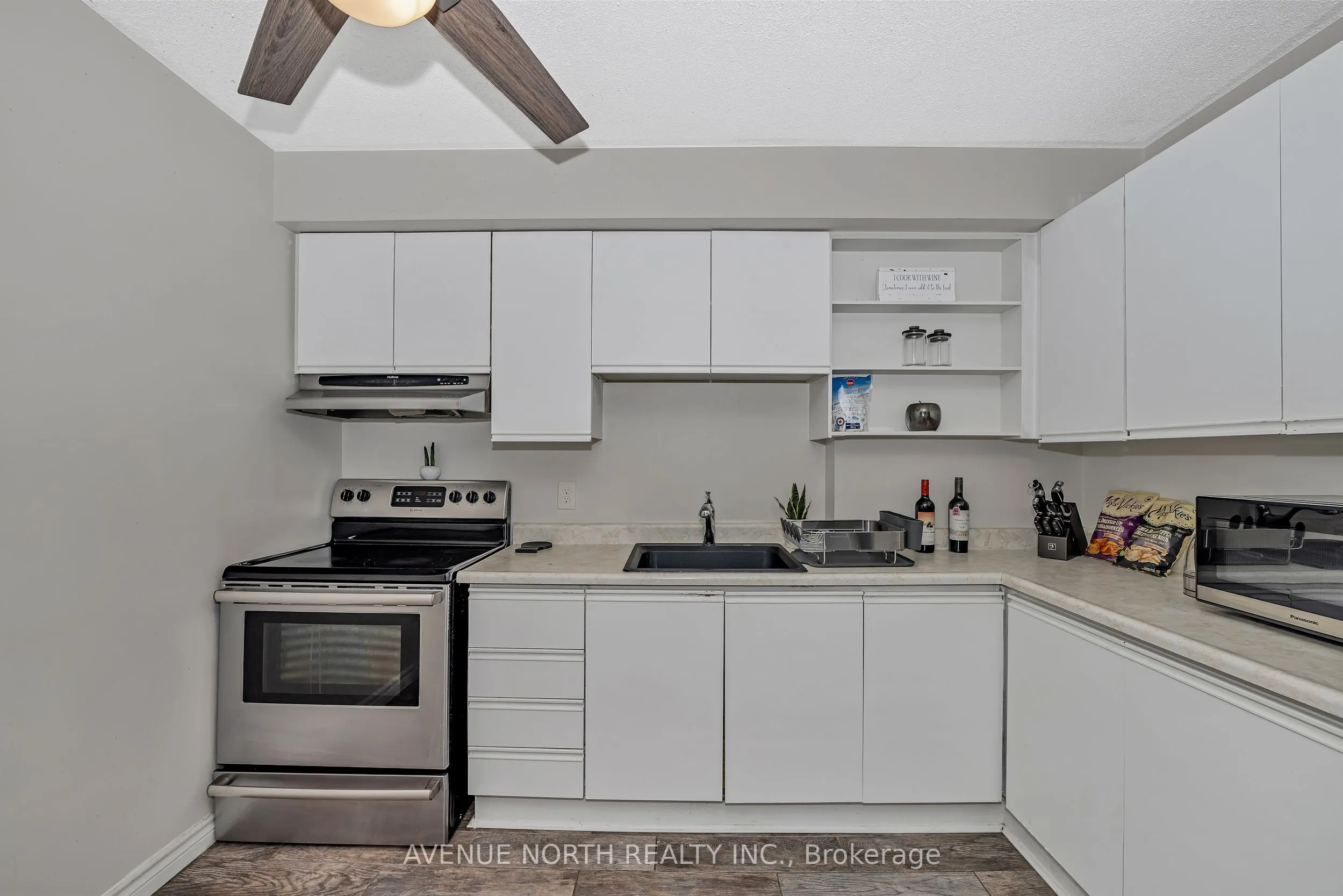 1380 Prince Of Wales Drive, #808