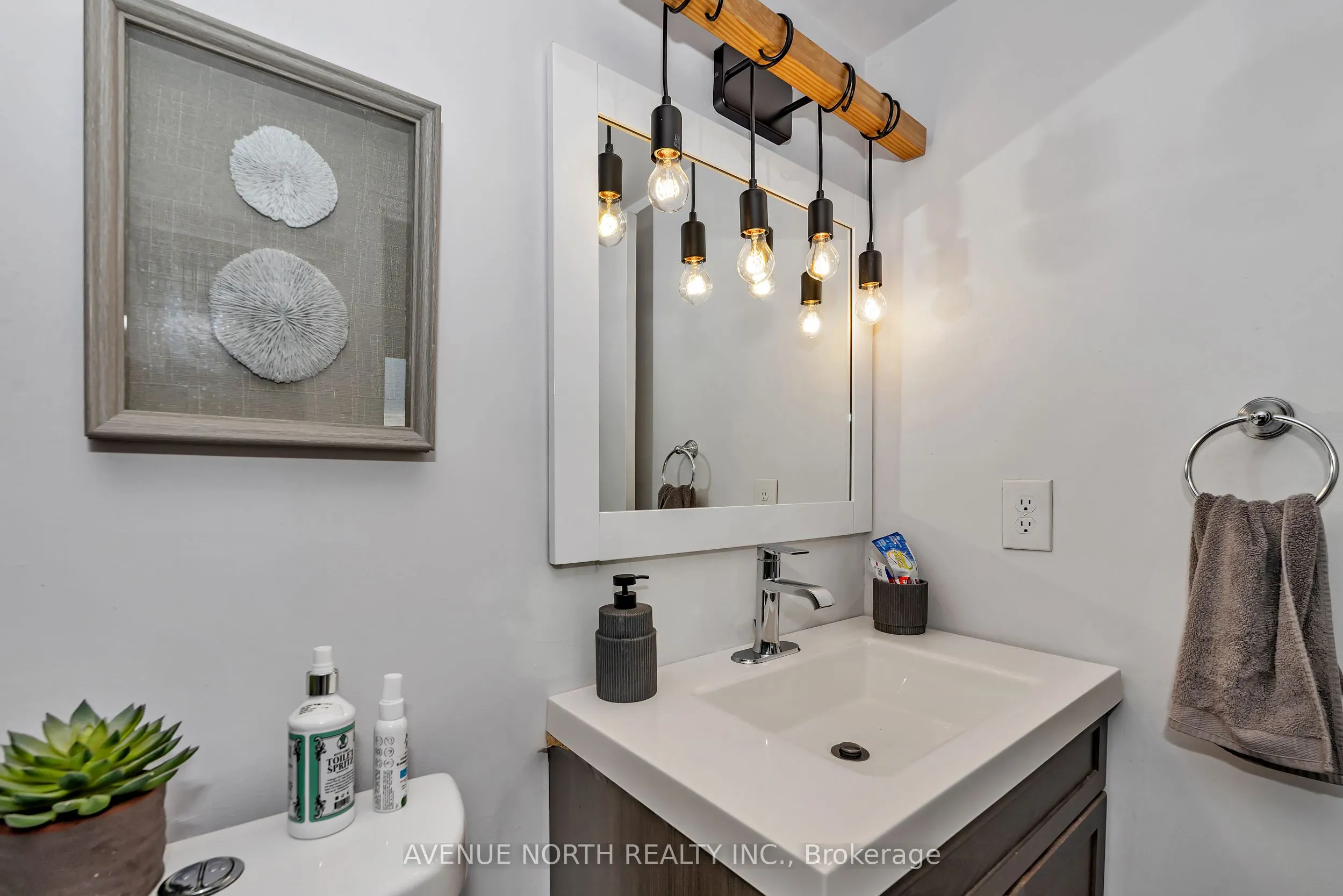 1380 Prince Of Wales Drive, #808