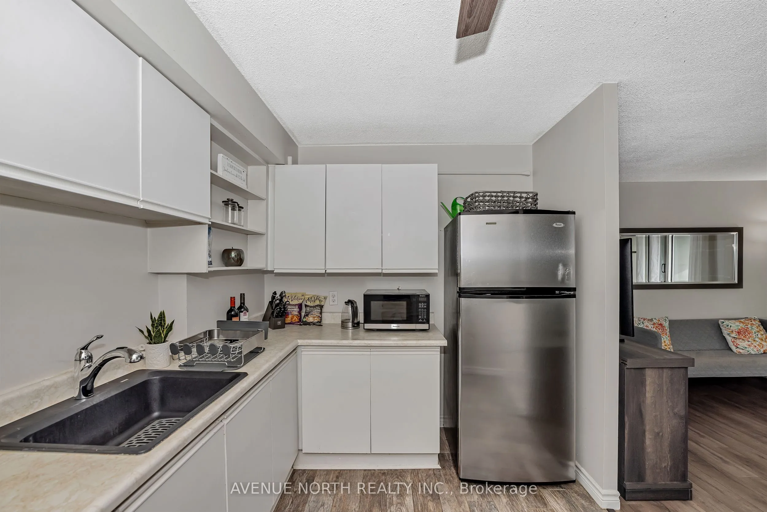1380 Prince Of Wales Drive, #808