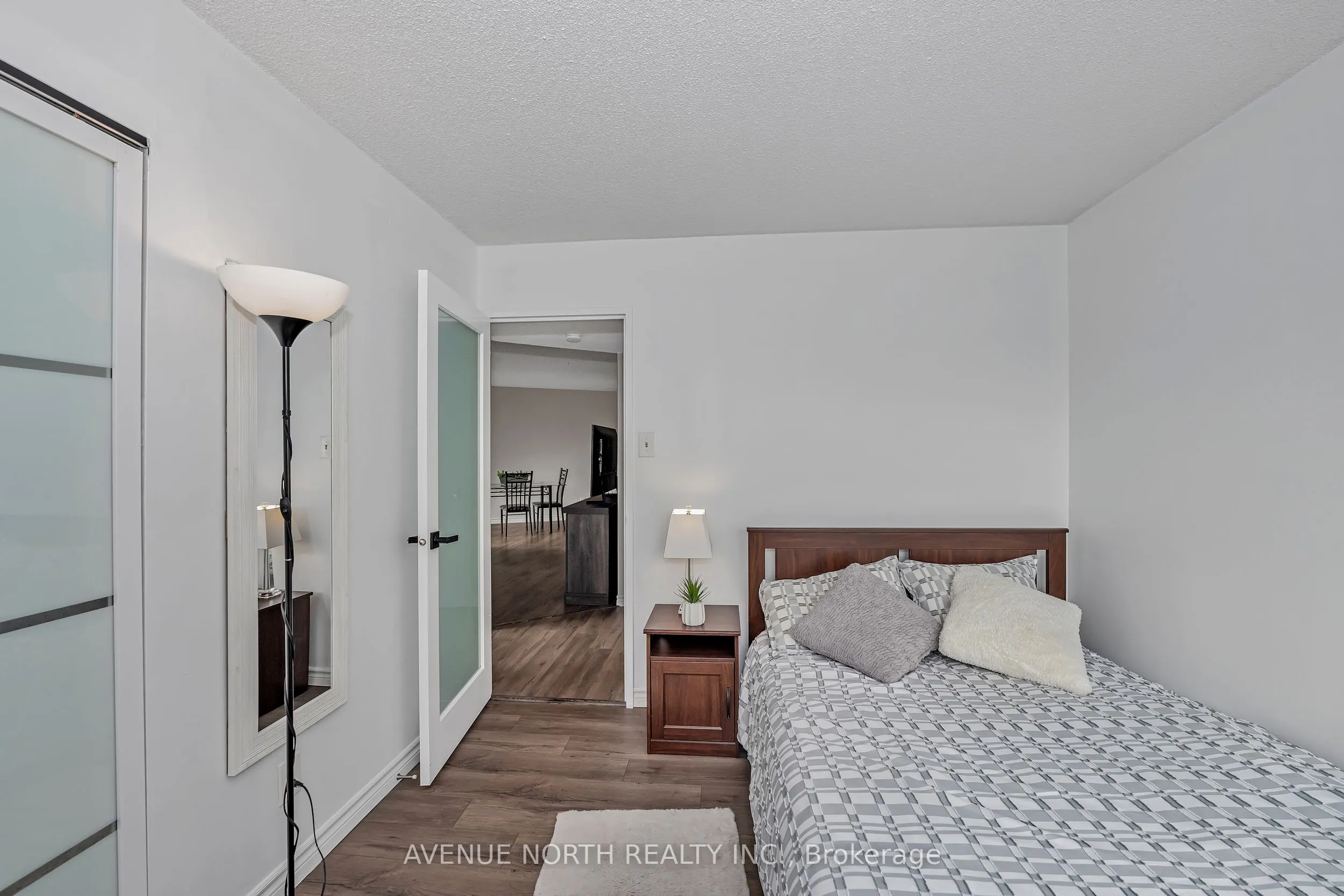 1380 Prince Of Wales Drive, #808
