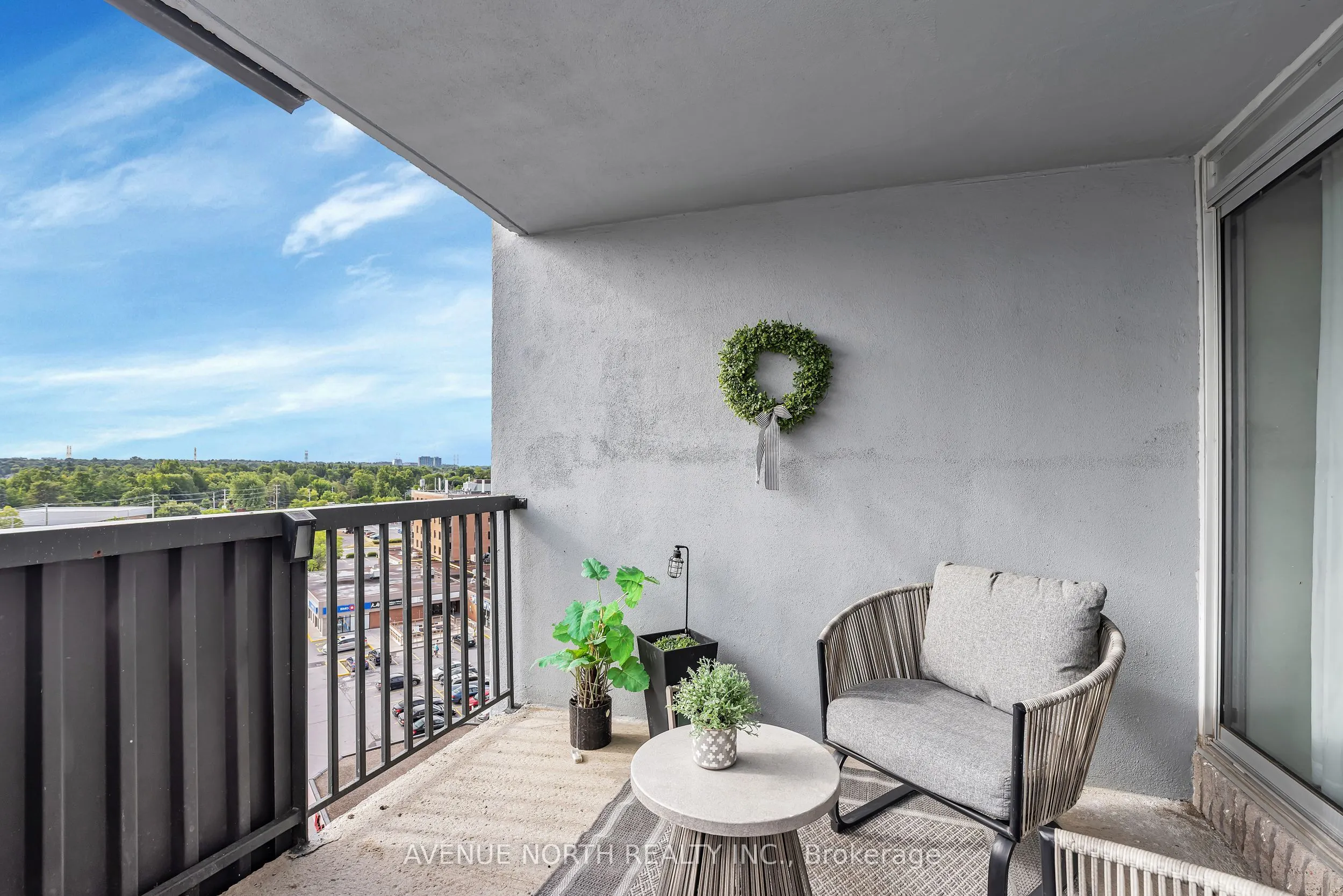 1380 Prince Of Wales Drive, #808
