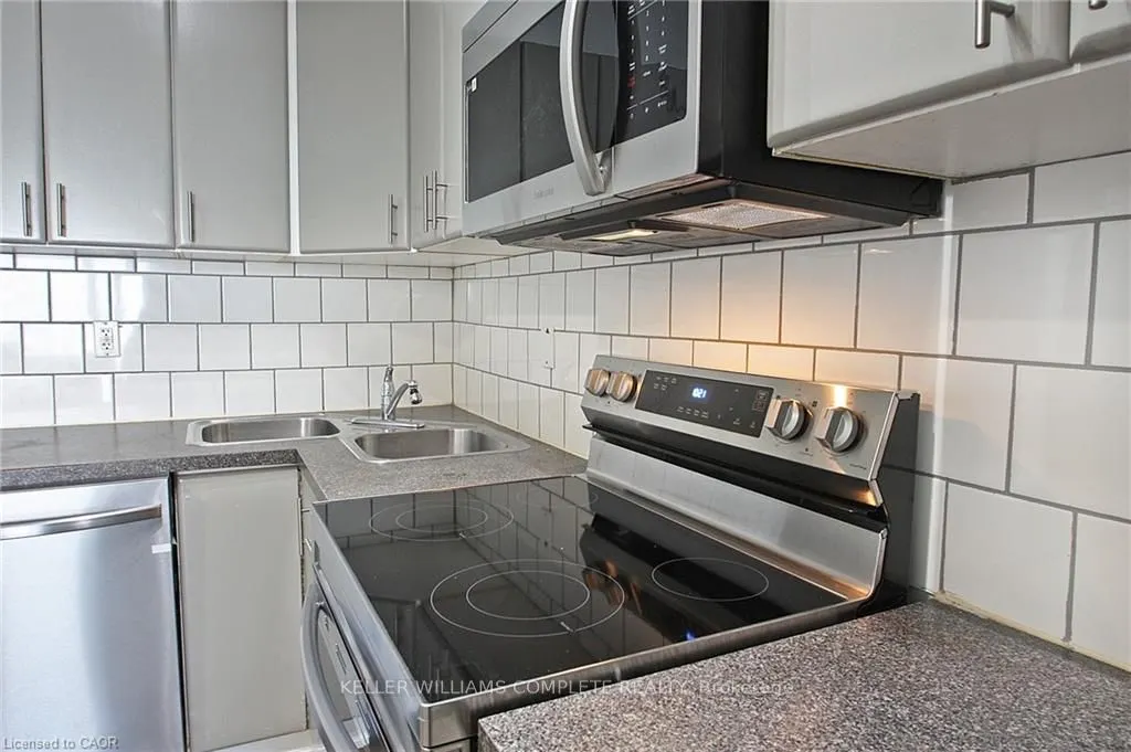 590 Main Street E, #4
