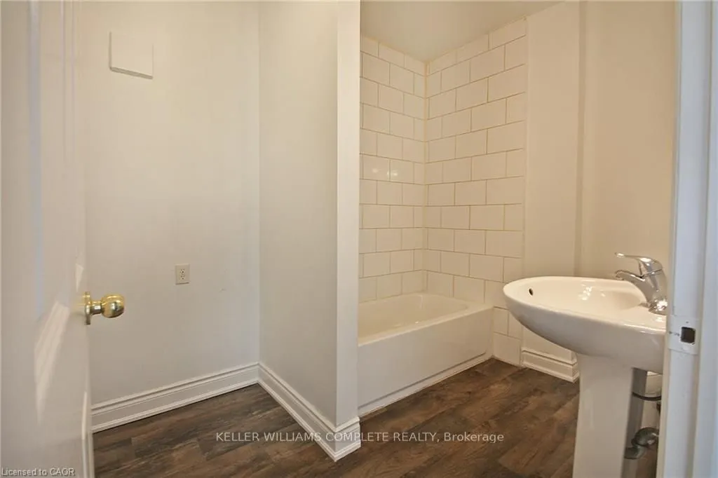 590 Main Street E, #4