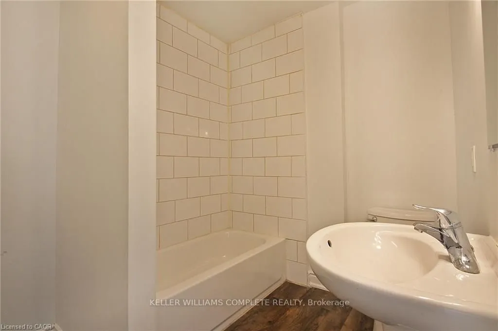 590 Main Street E, #4