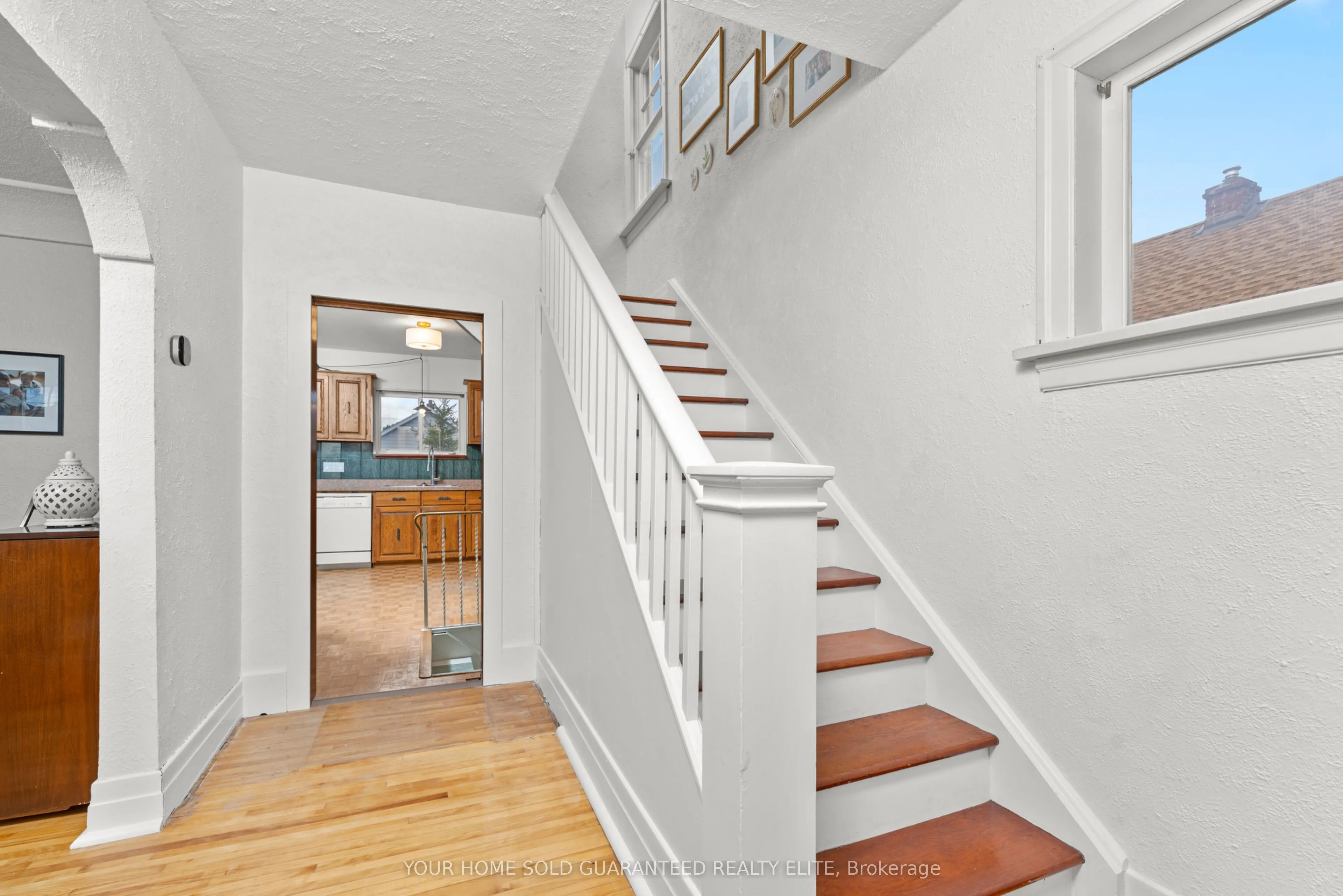 107 Wallace Avenue S