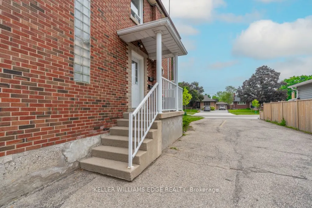 225 Bruce Street, #1