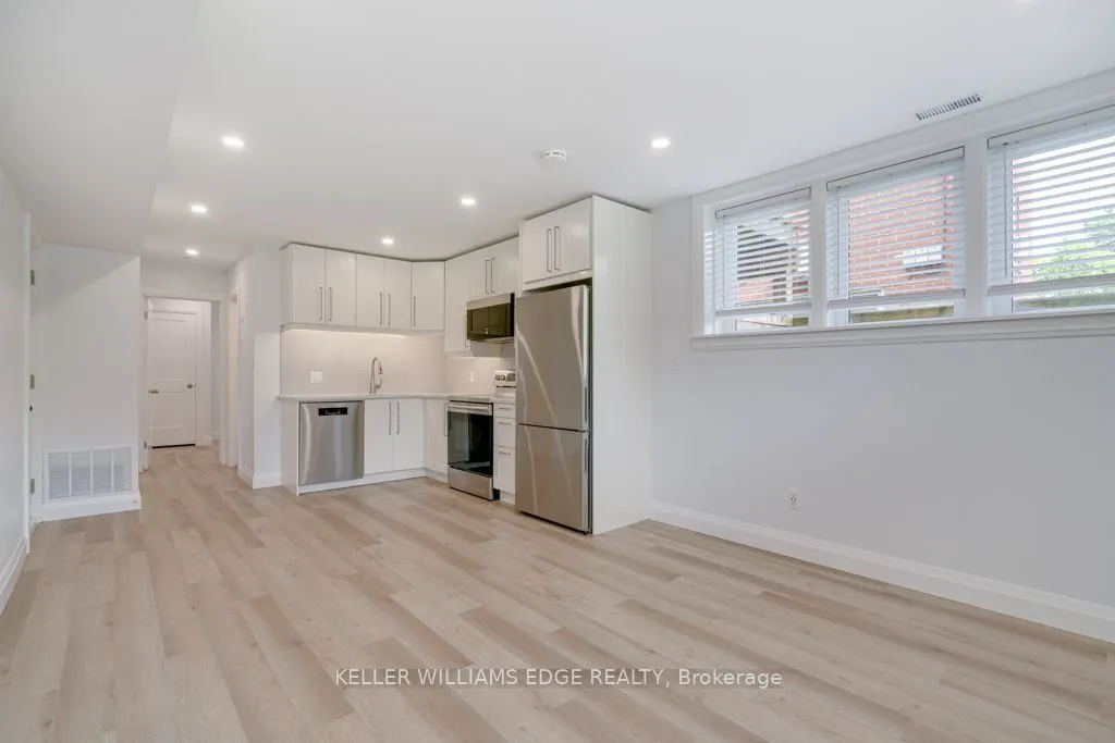 225 Bruce Street, #1