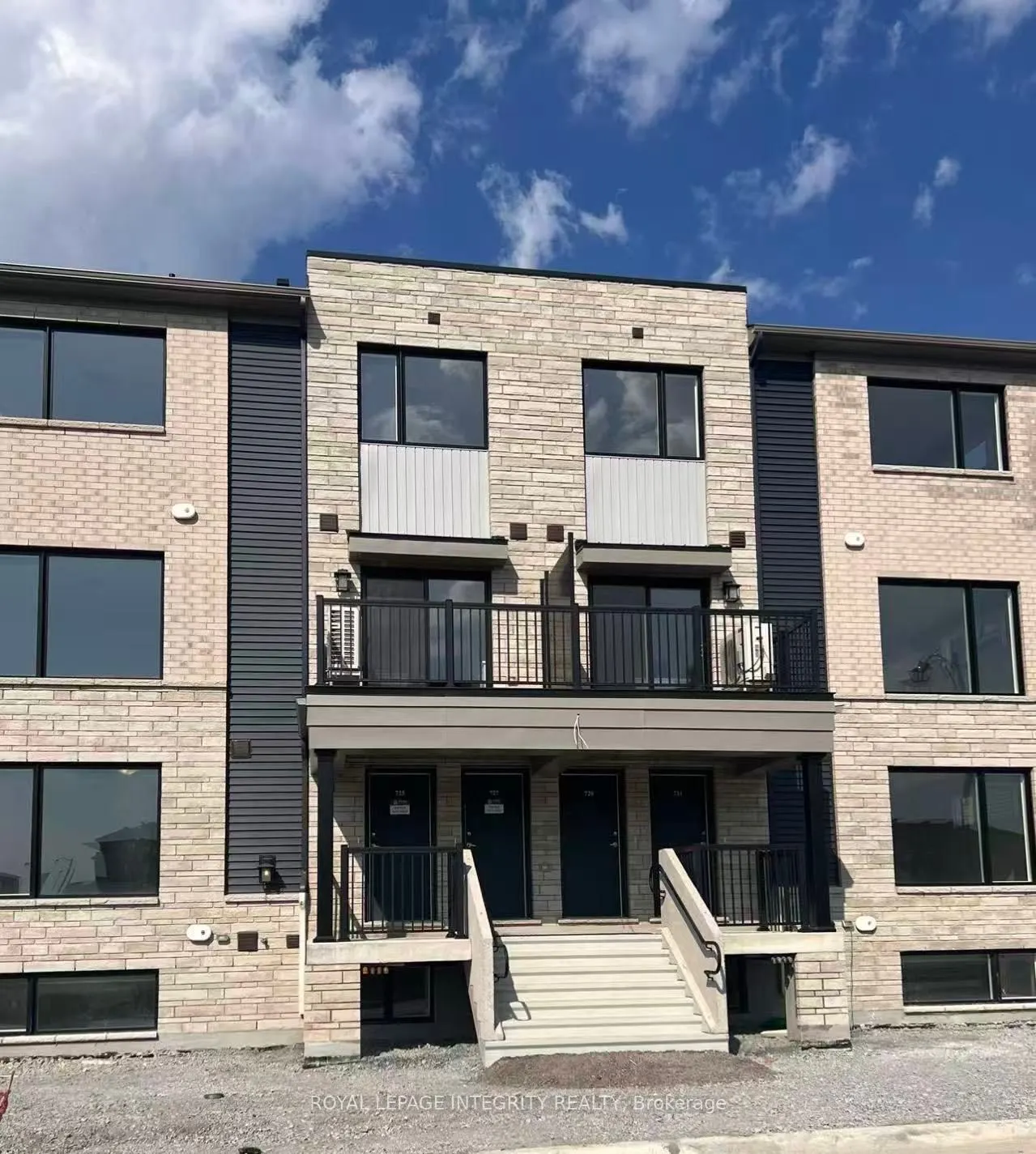 727 Arcadian Private