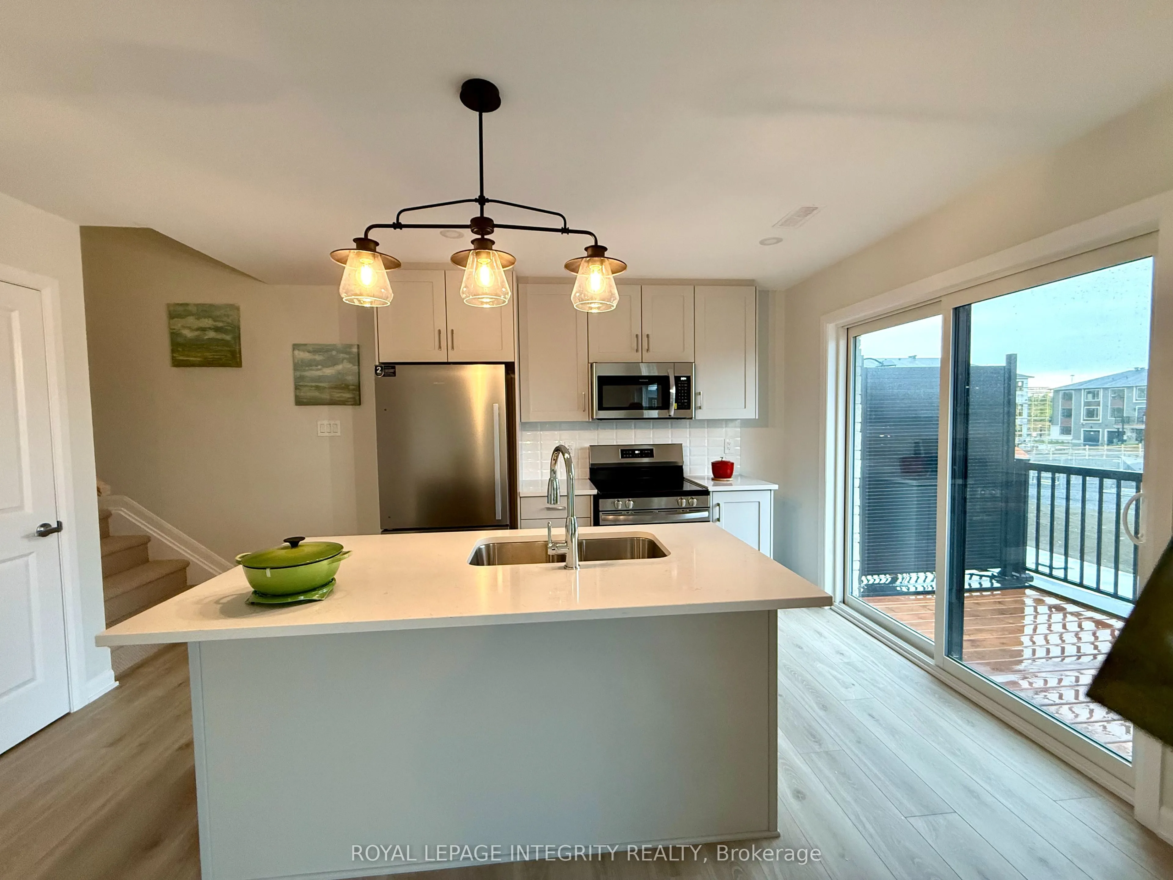 727 Arcadian Private