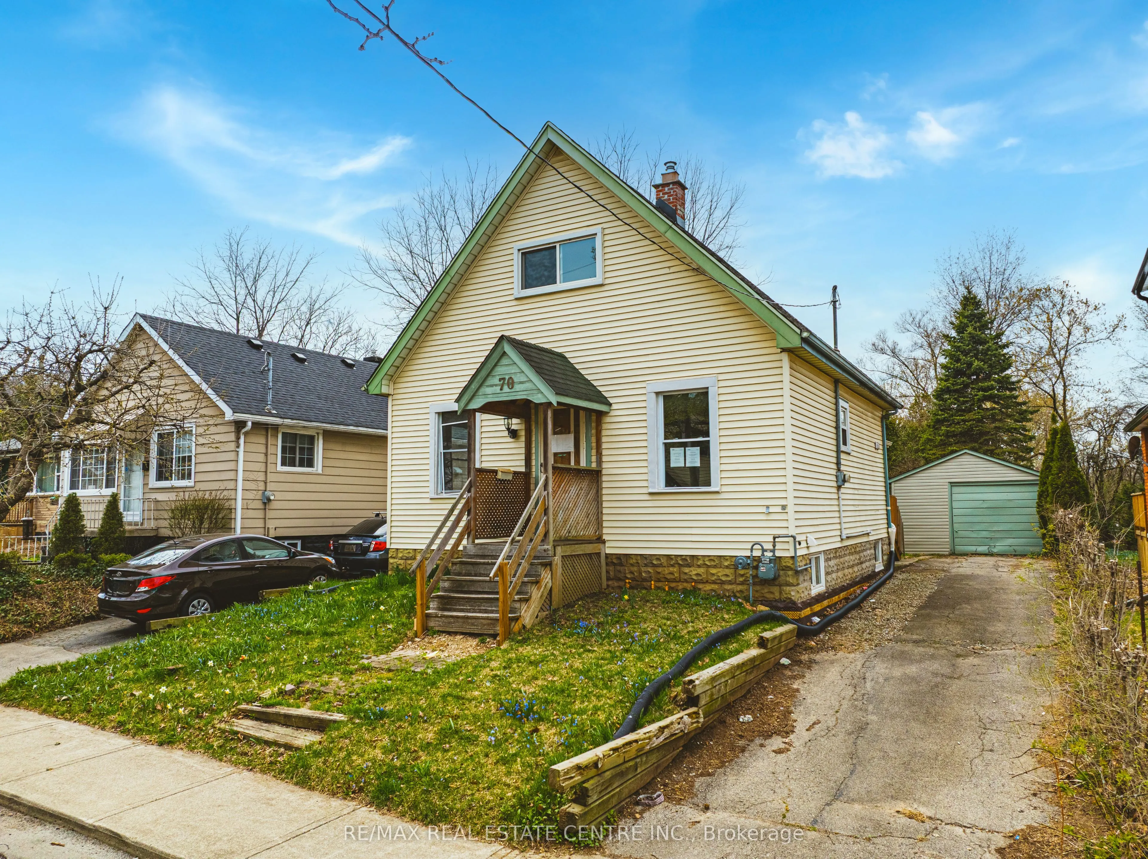 70 Hillview Street