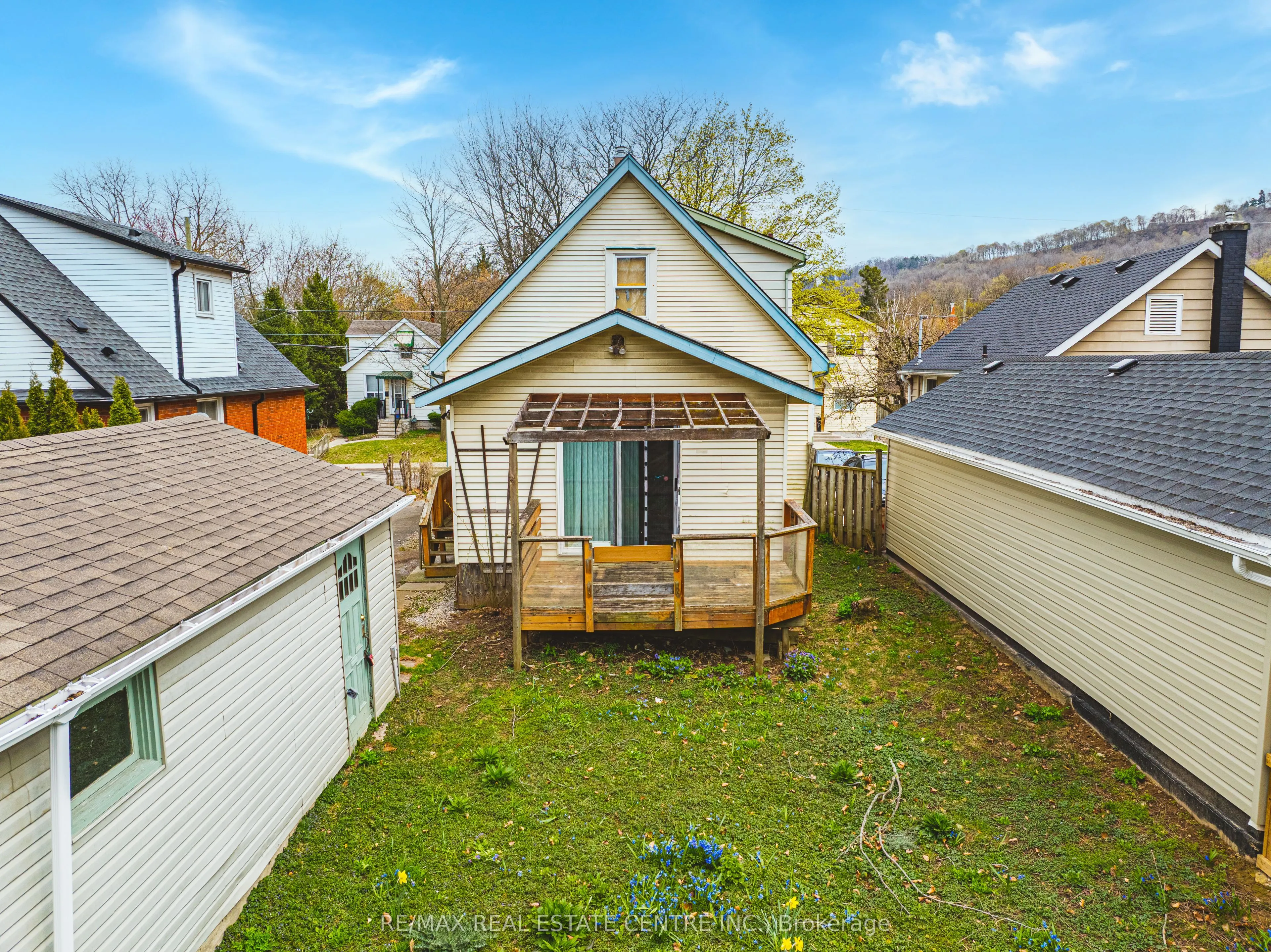 70 Hillview Street