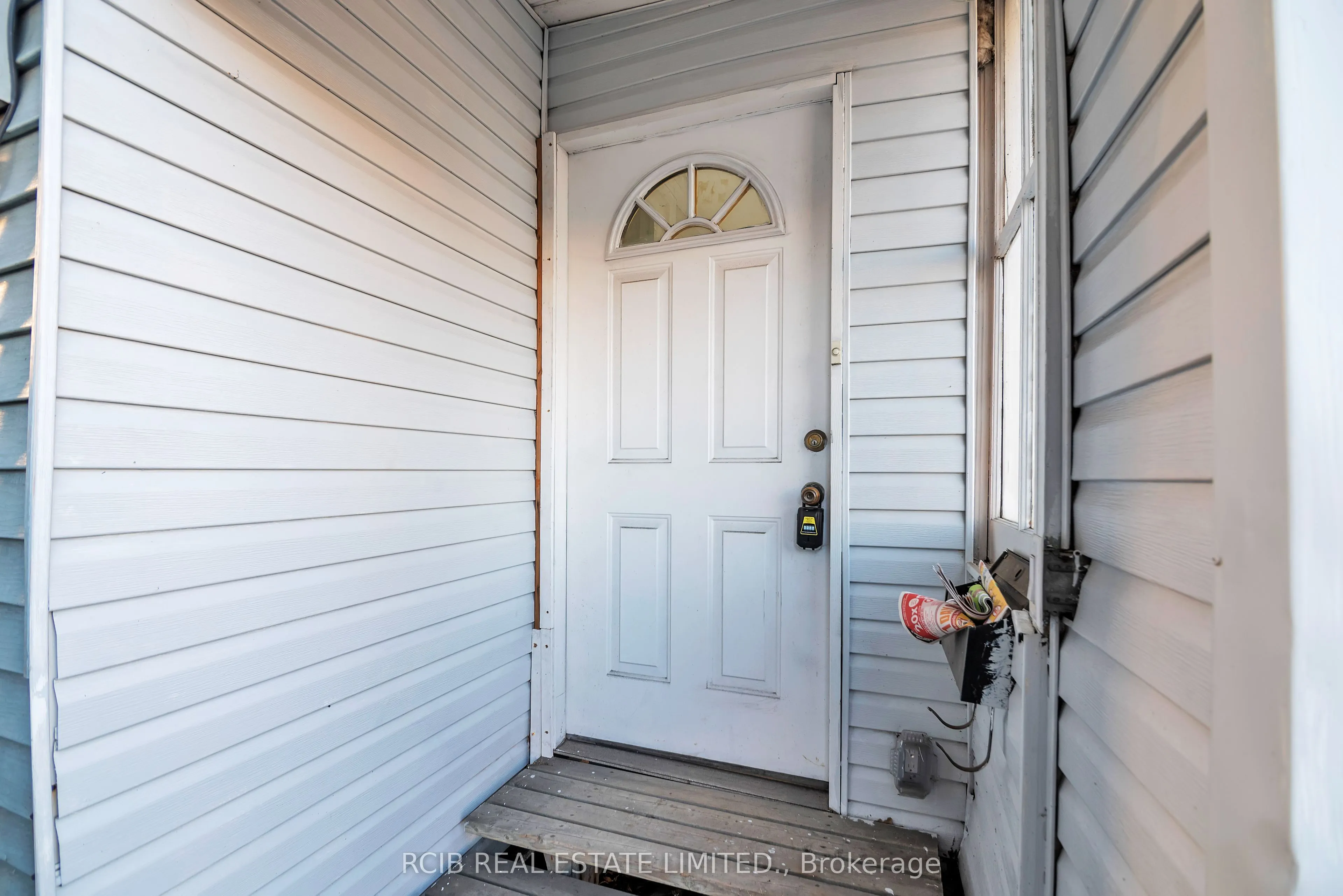 224 Burlington Street E