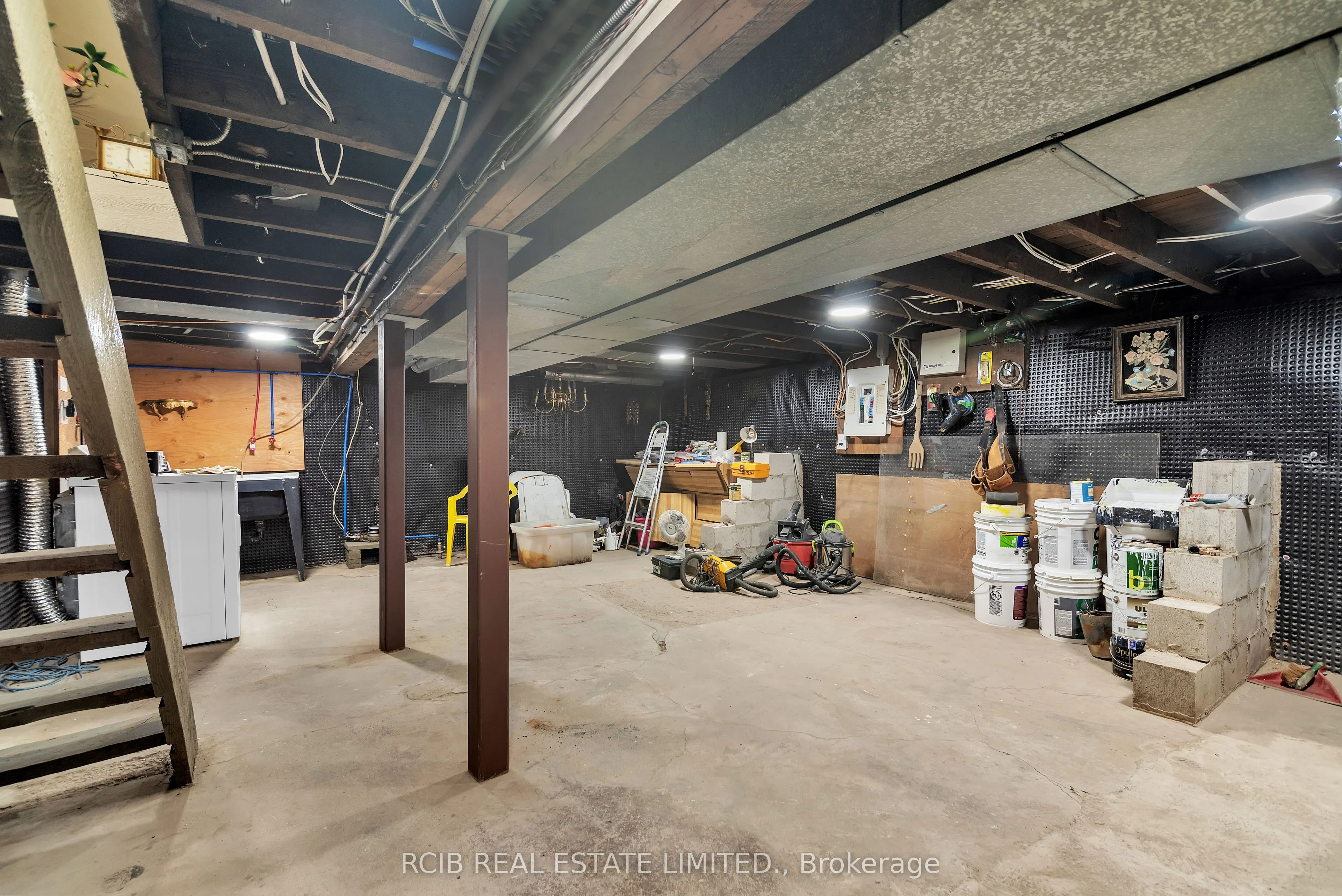 224 Burlington Street E