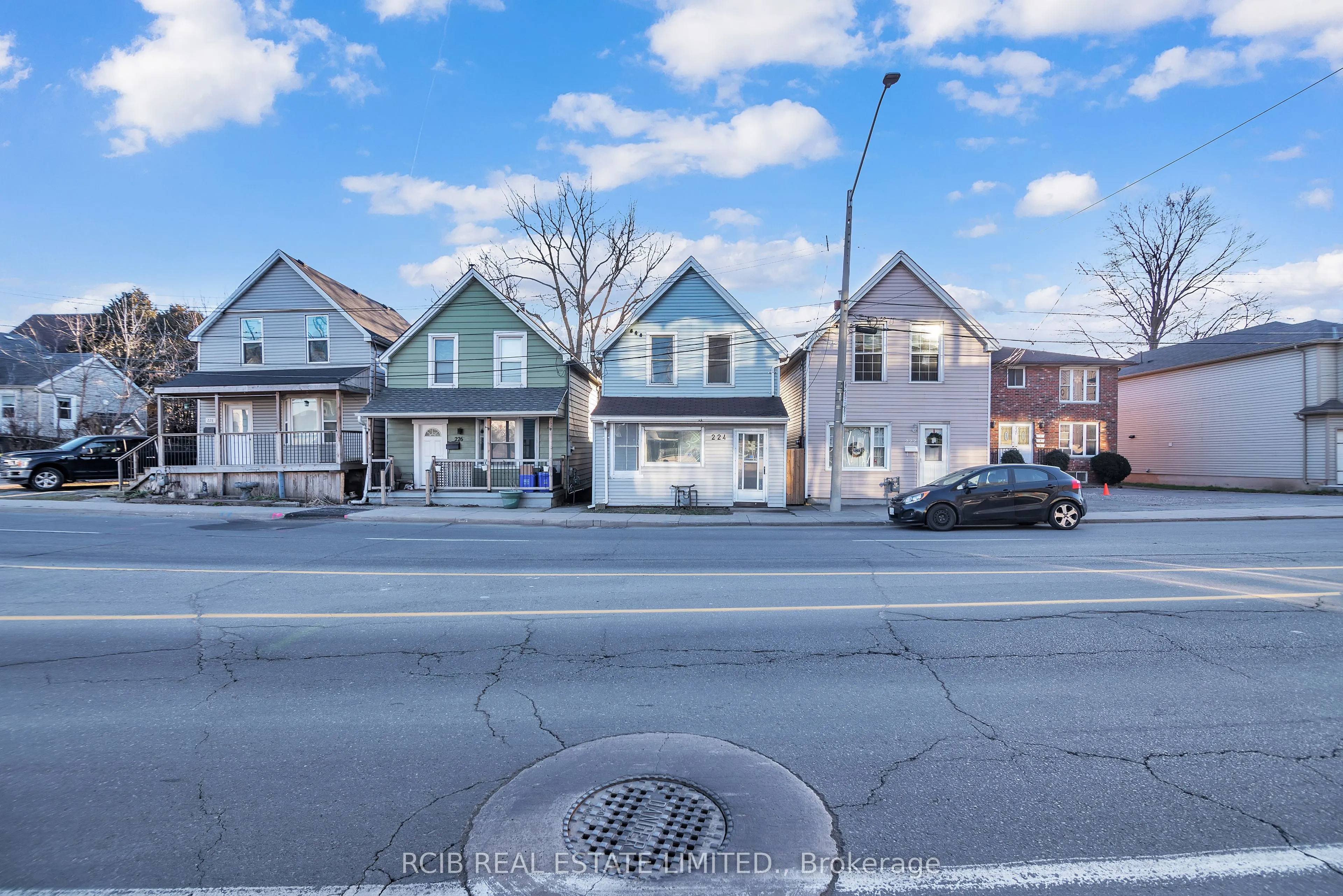 224 Burlington Street E