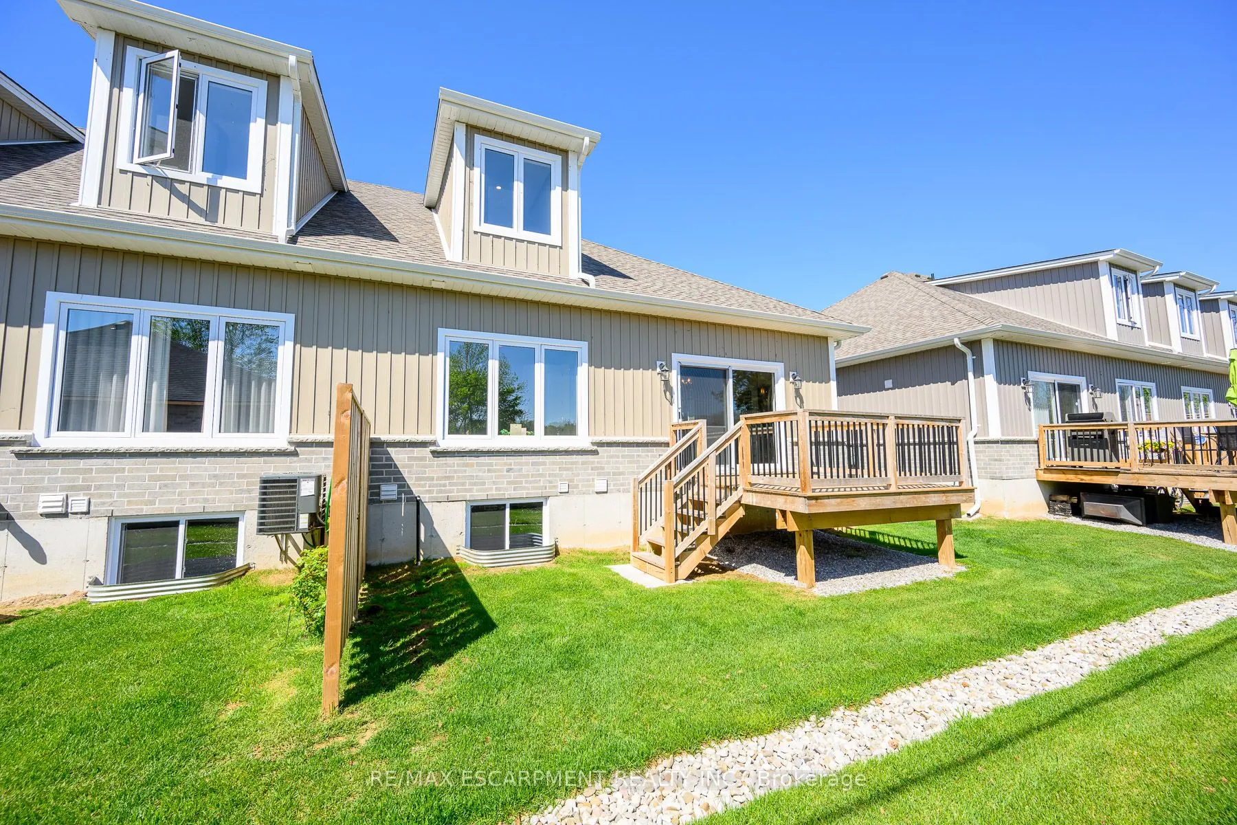 744 Nelson Street, #29