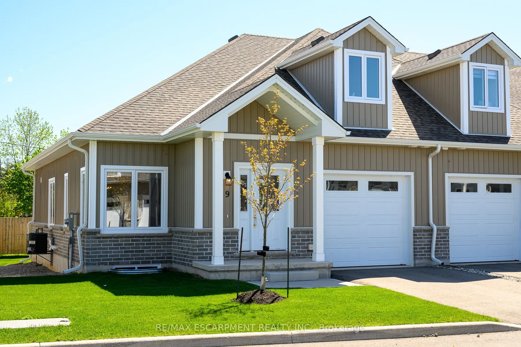 744 Nelson Street, #29
