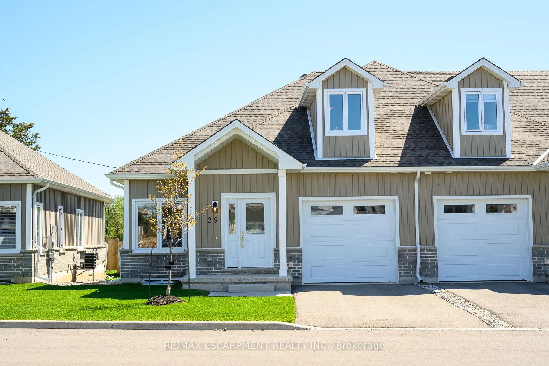 744 Nelson Street, #29
