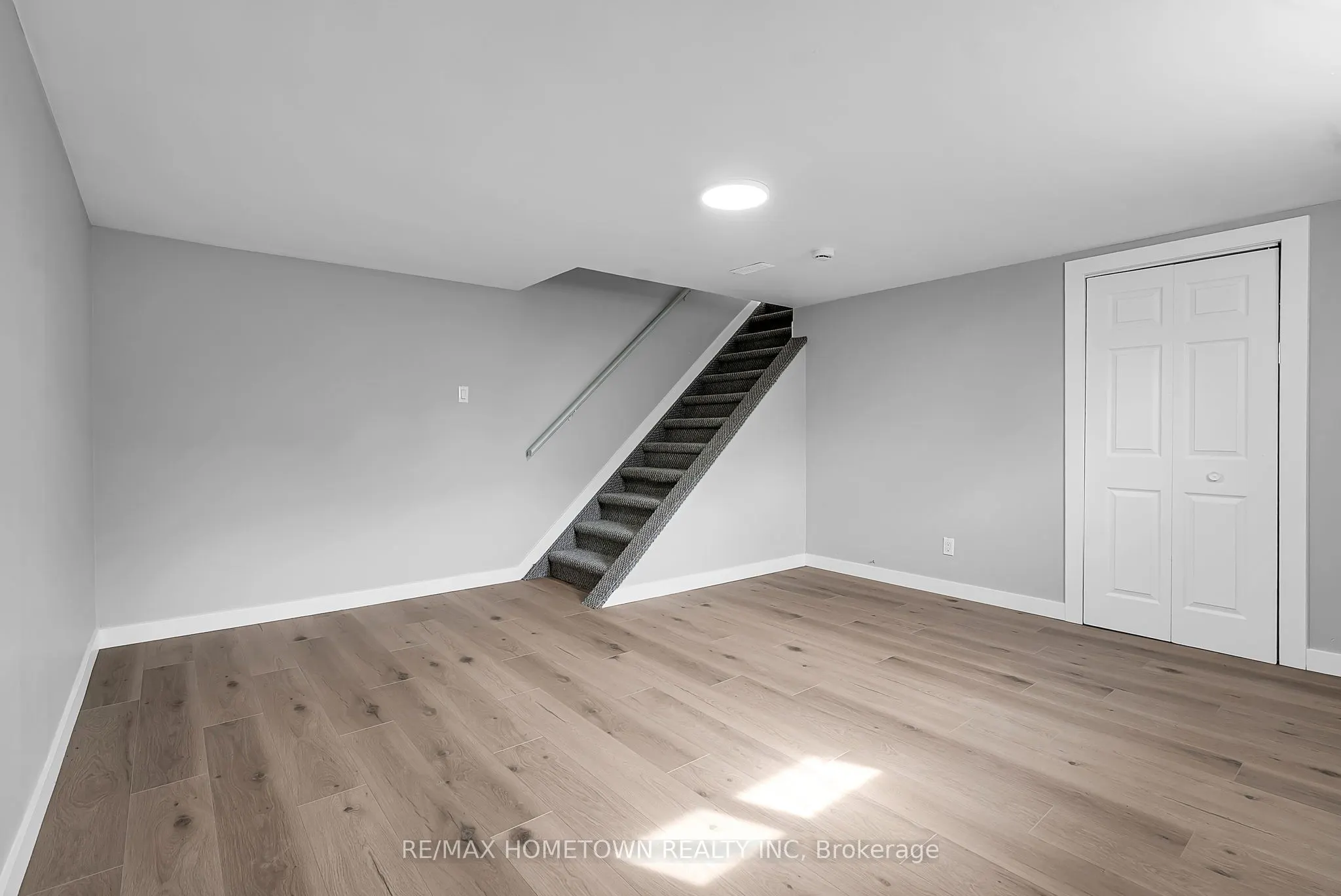 35 Hustler Crescent