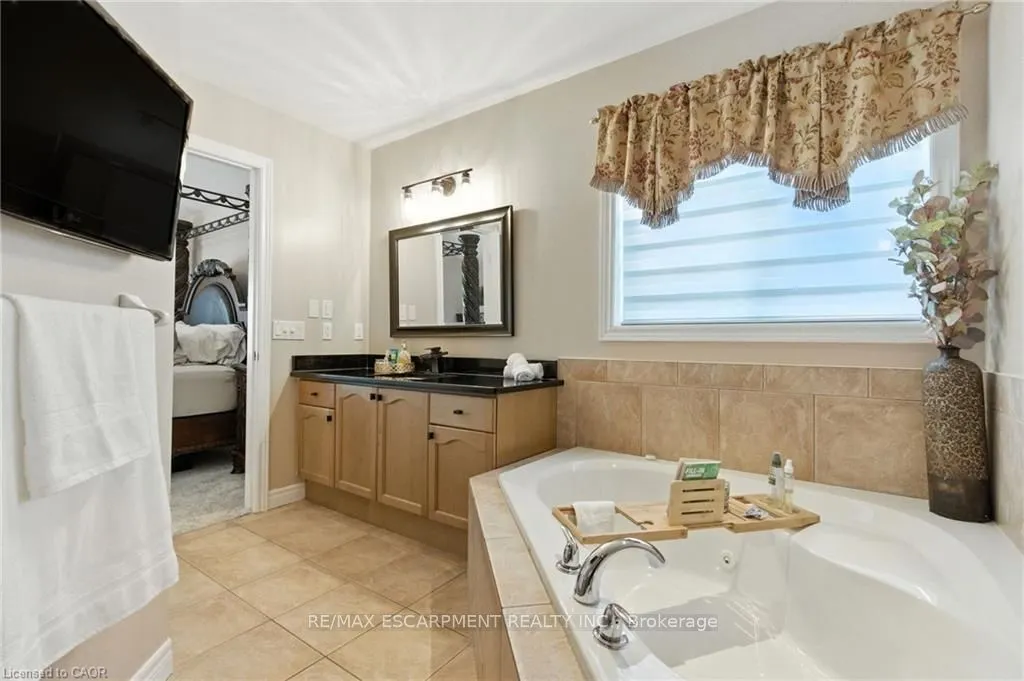 11 Silverspring Crescent