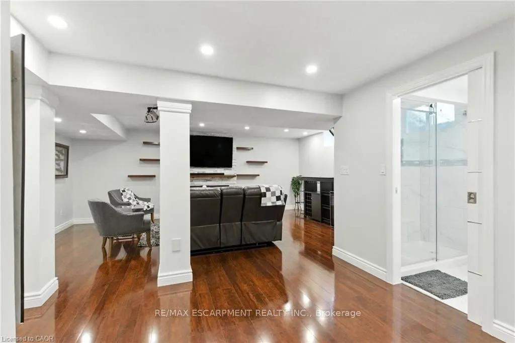 11 Silverspring Crescent