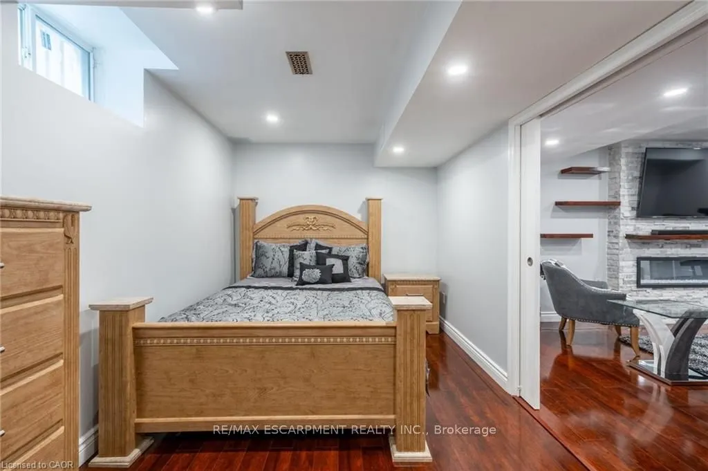 11 Silverspring Crescent