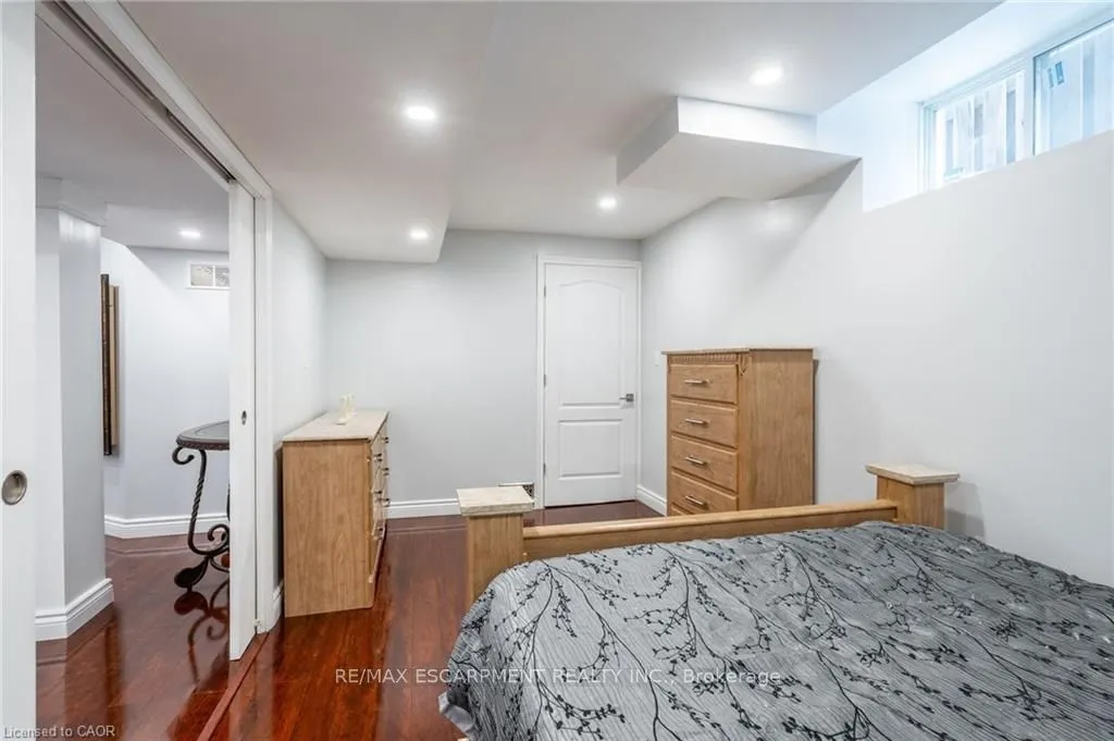 11 Silverspring Crescent