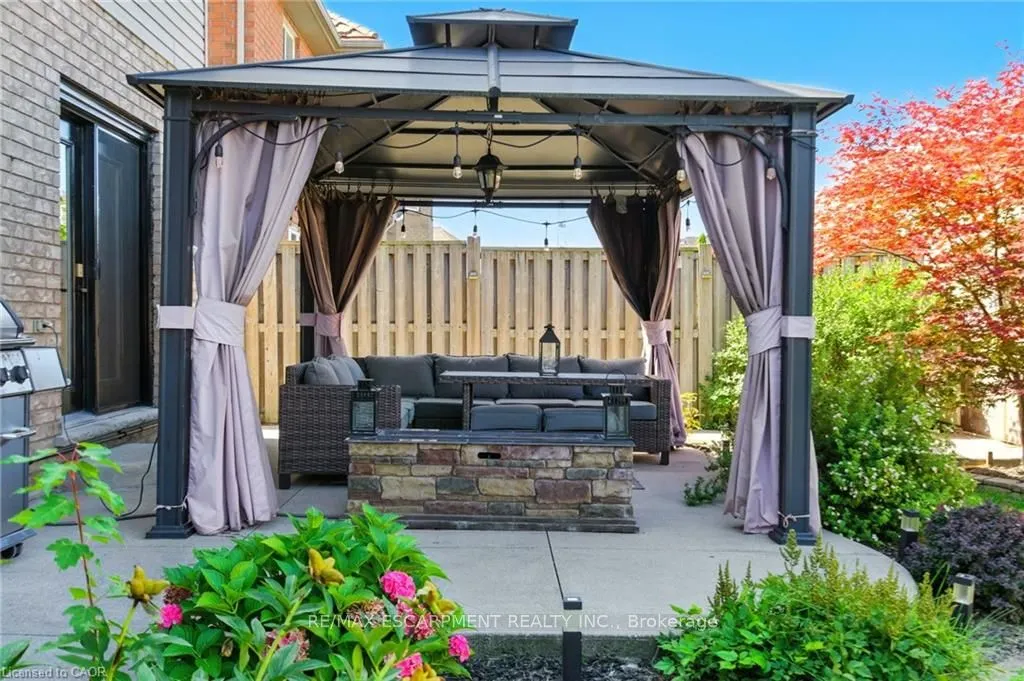 11 Silverspring Crescent