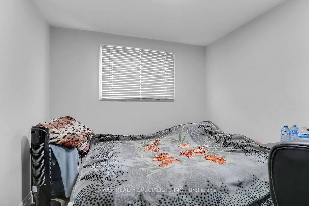 17 LOCUST Crescent