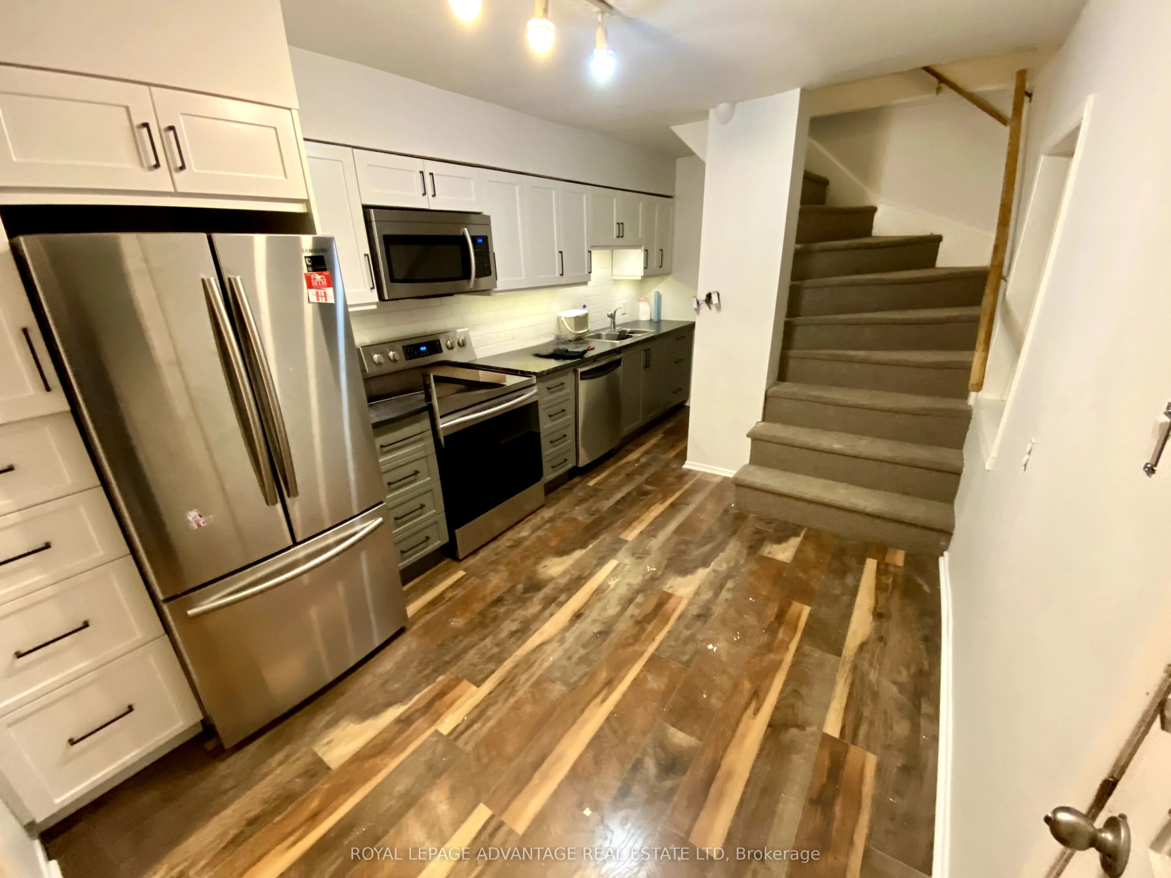150-152 GORE Street E