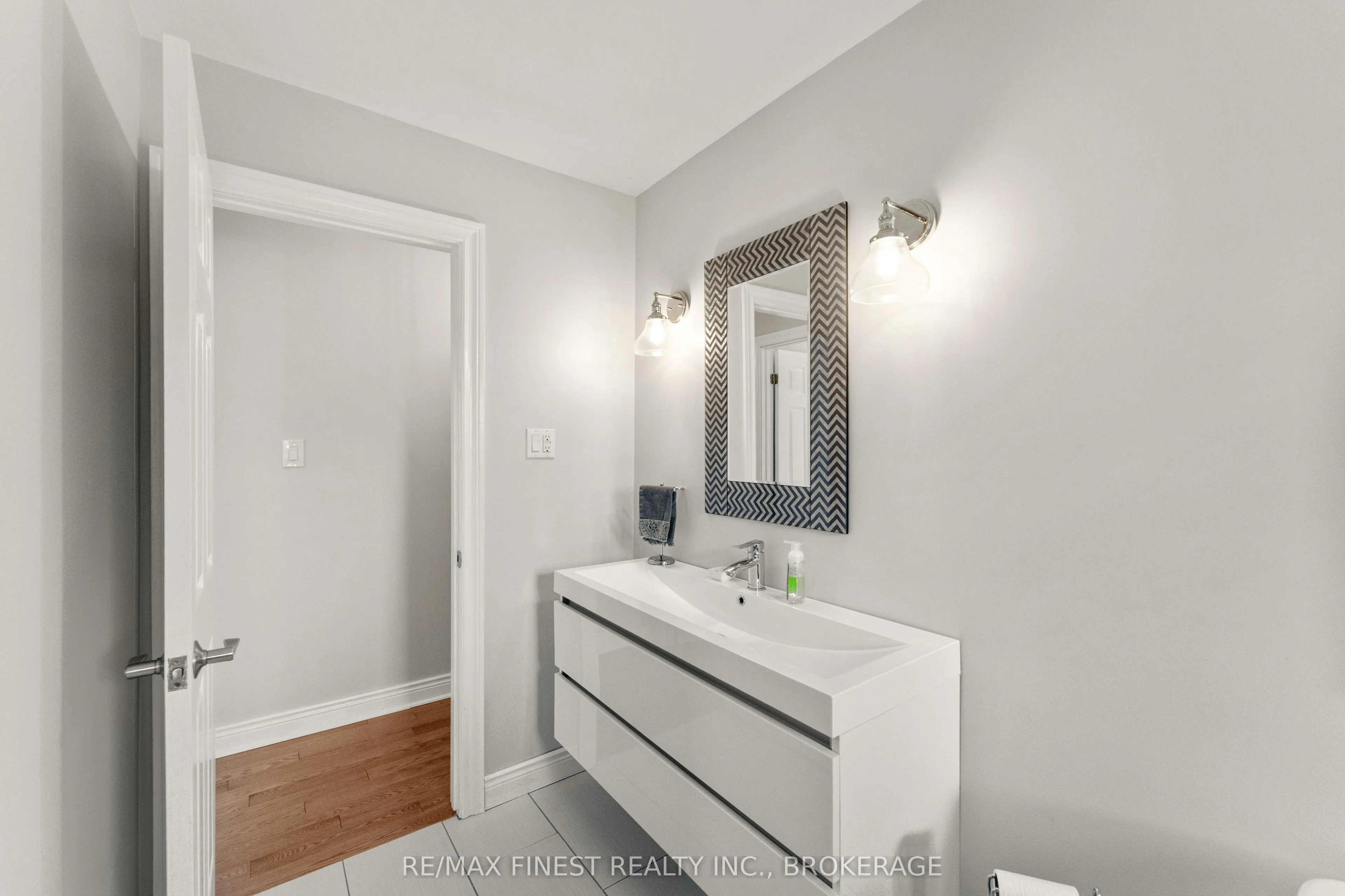 466 Colebrook Road