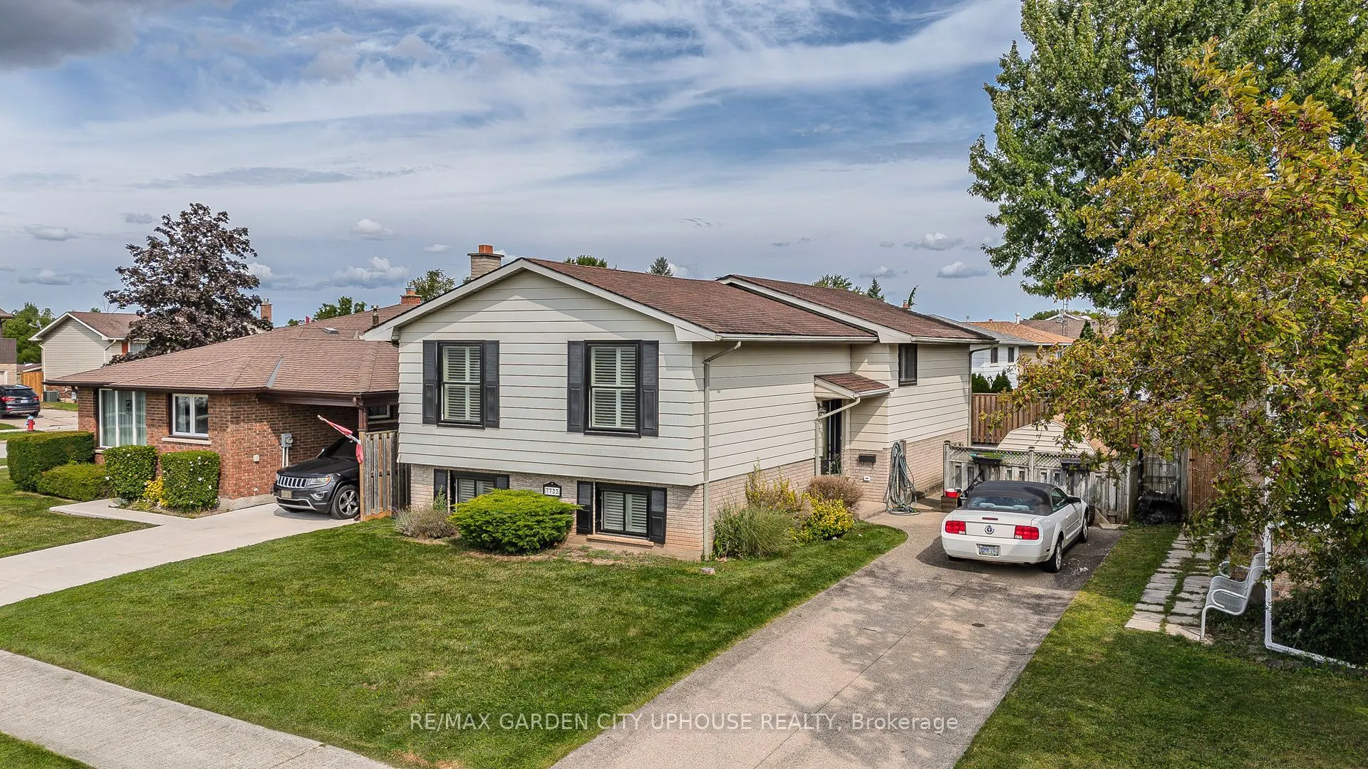 7722 Ronnie Crescent