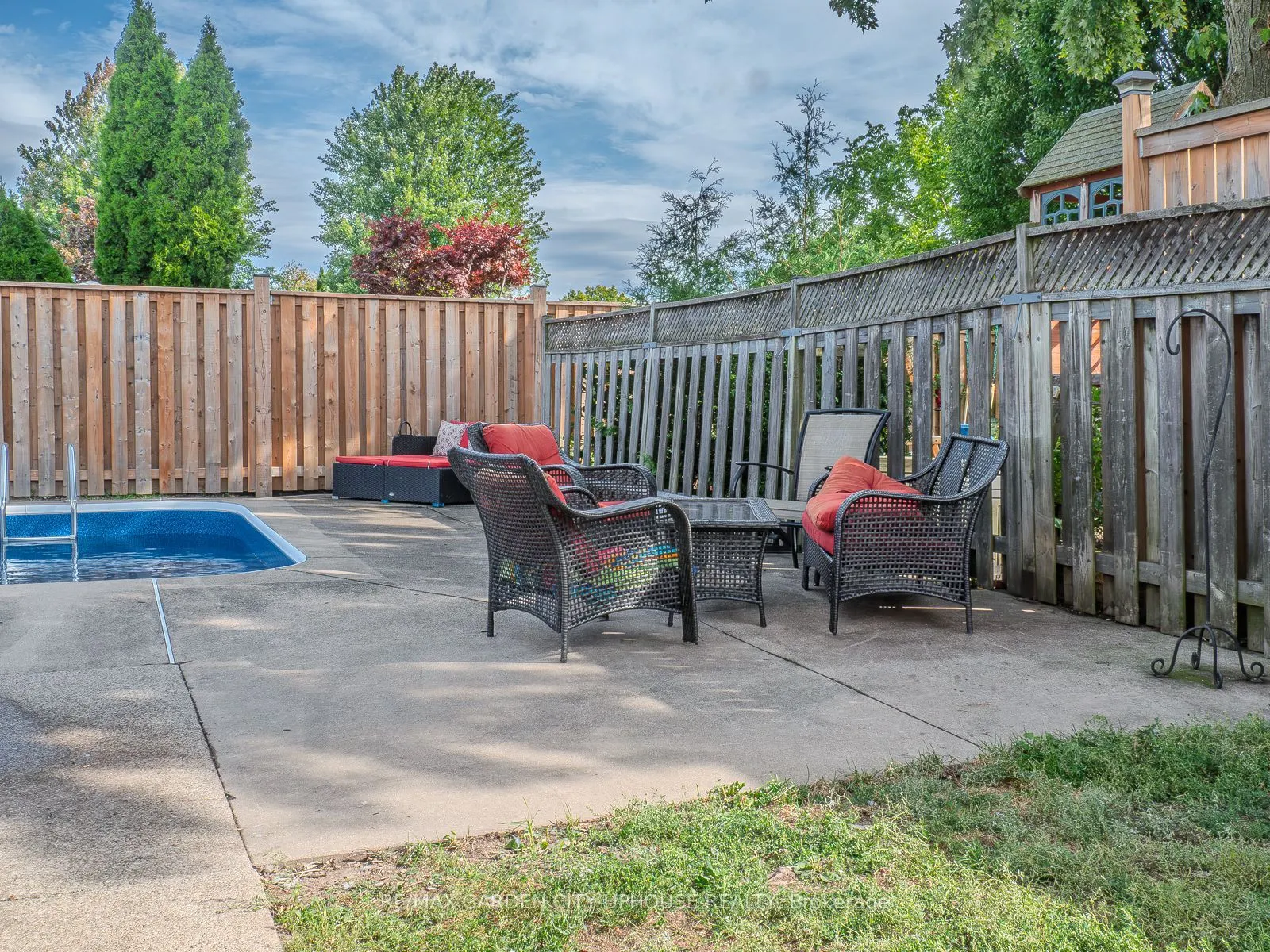 7722 Ronnie Crescent