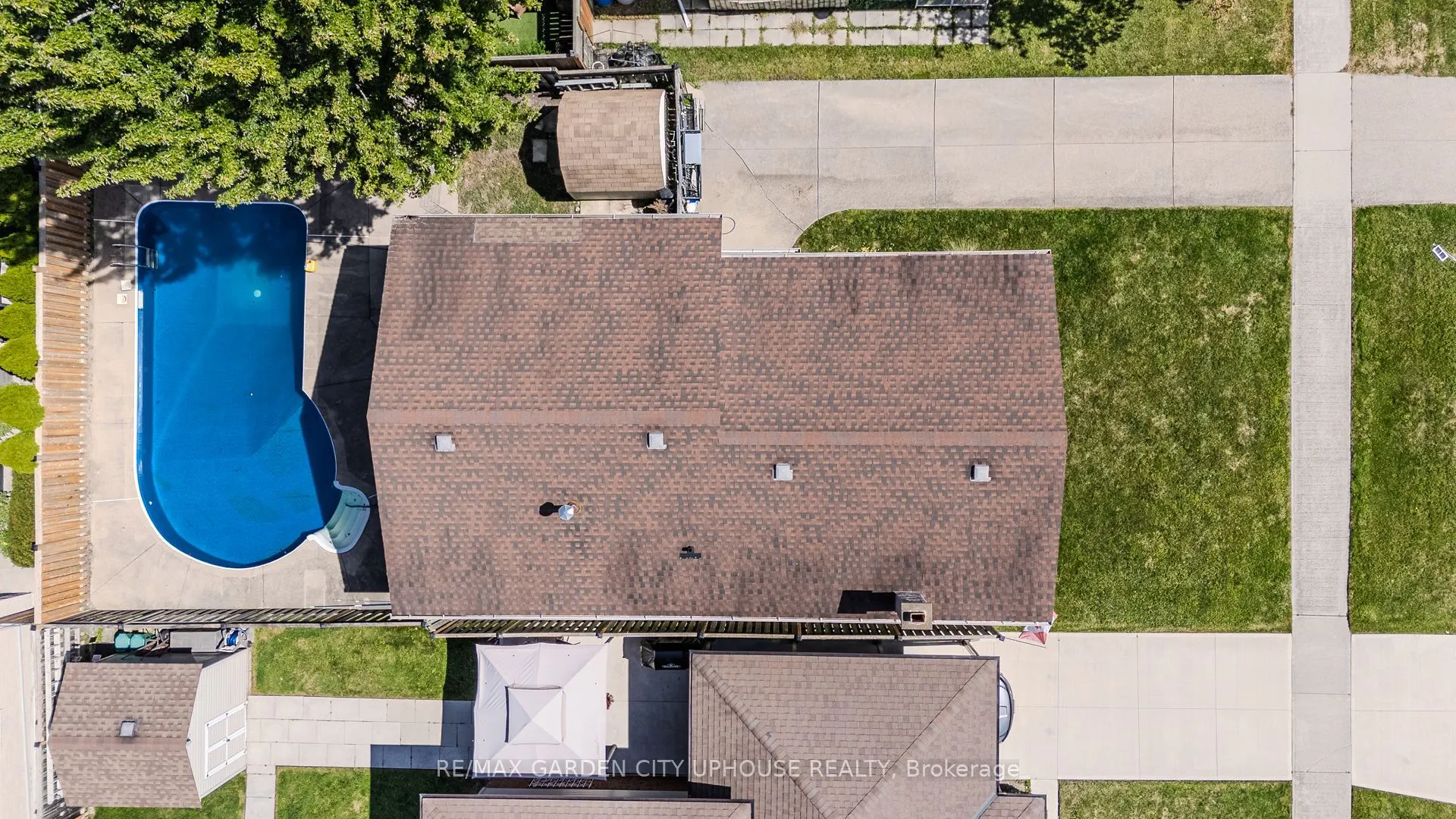 7722 Ronnie Crescent