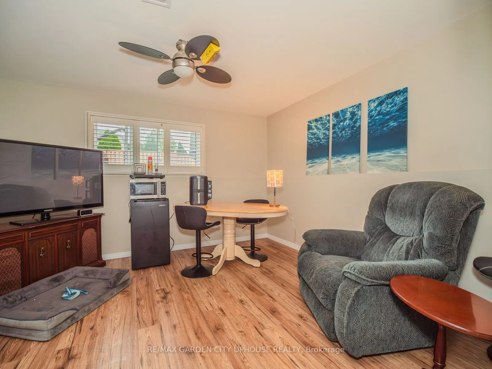7722 Ronnie Crescent