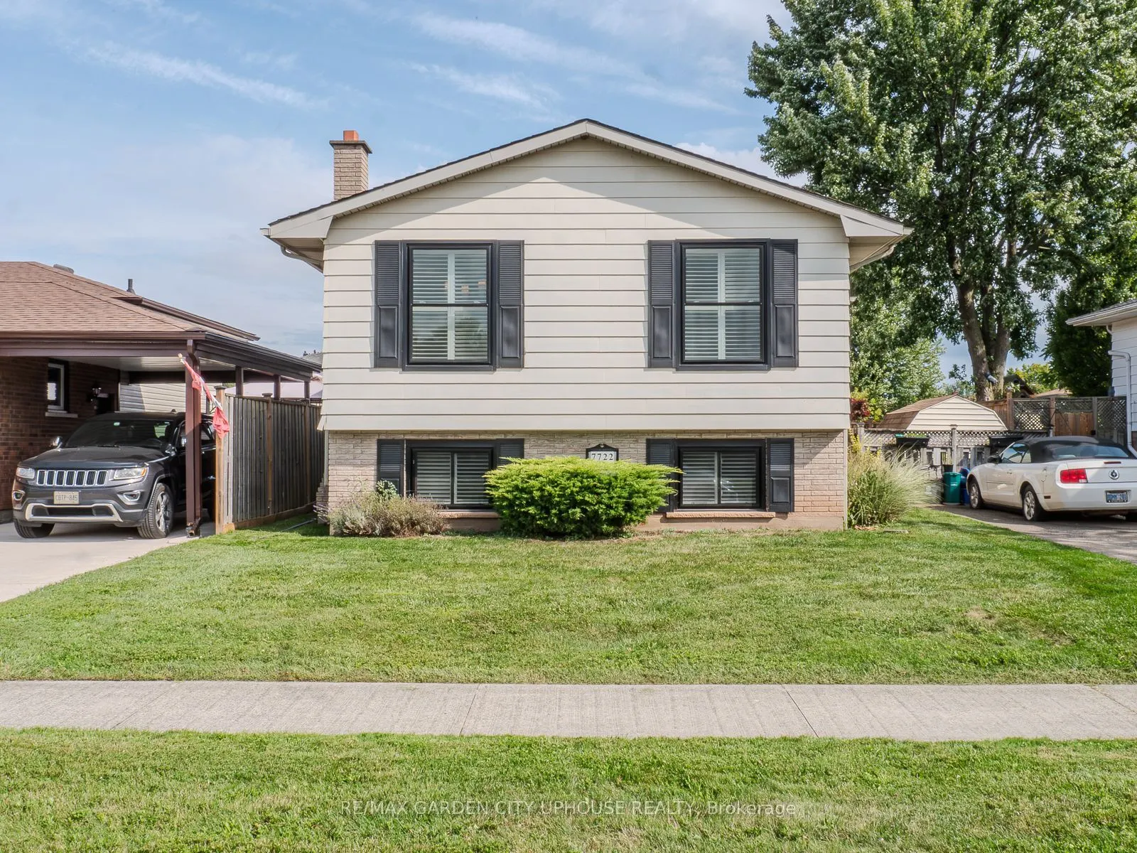 7722 Ronnie Crescent