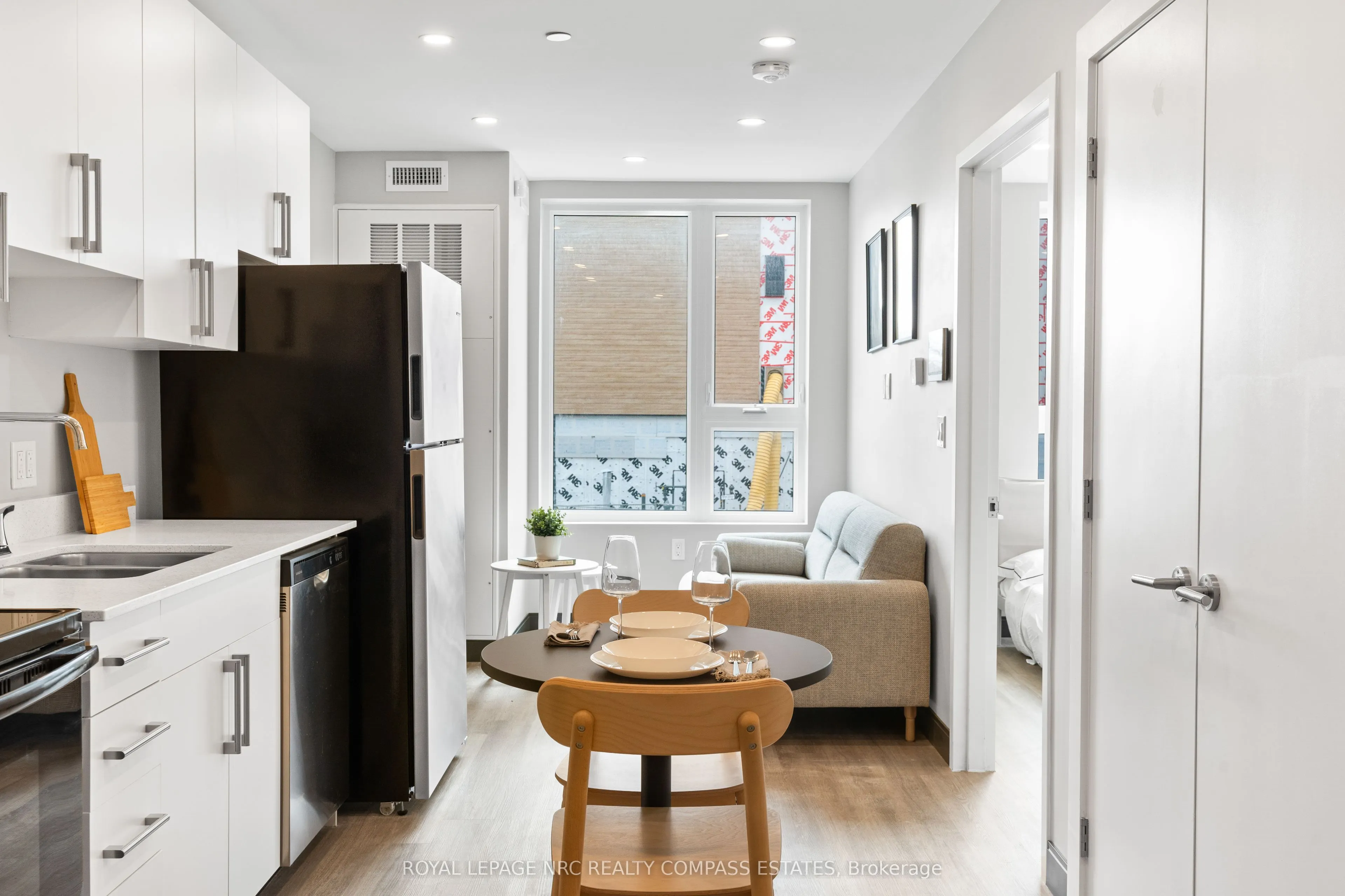 695 Niagara Street, #305