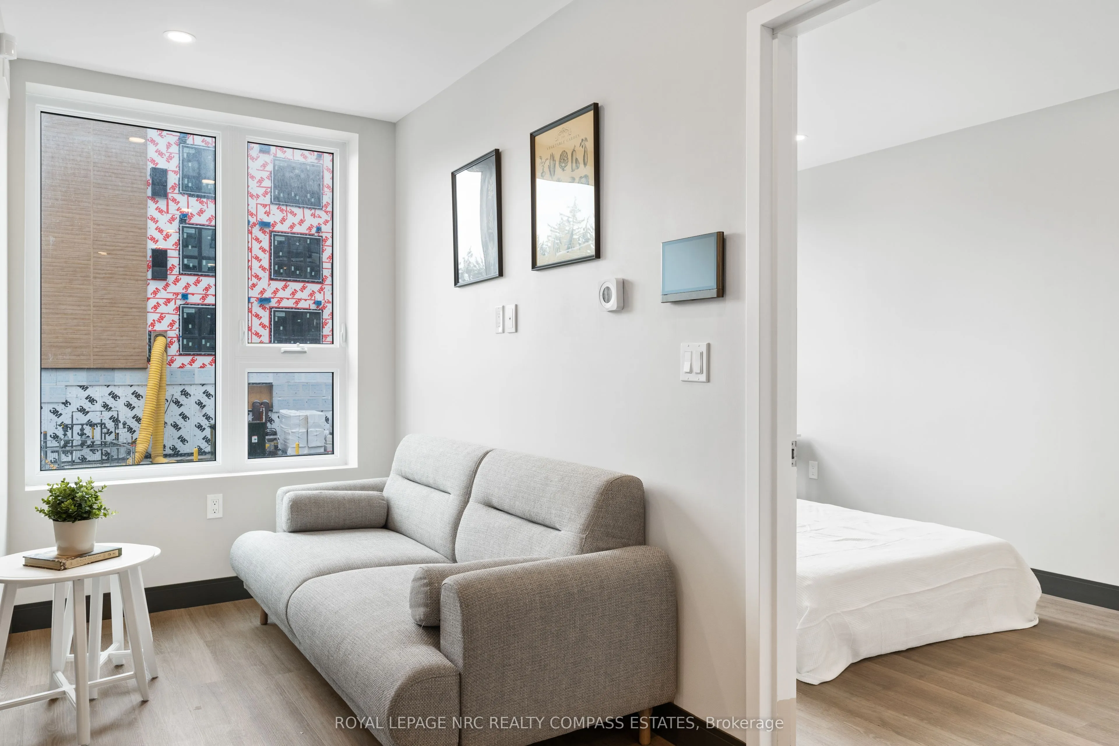 695 Niagara Street, #305