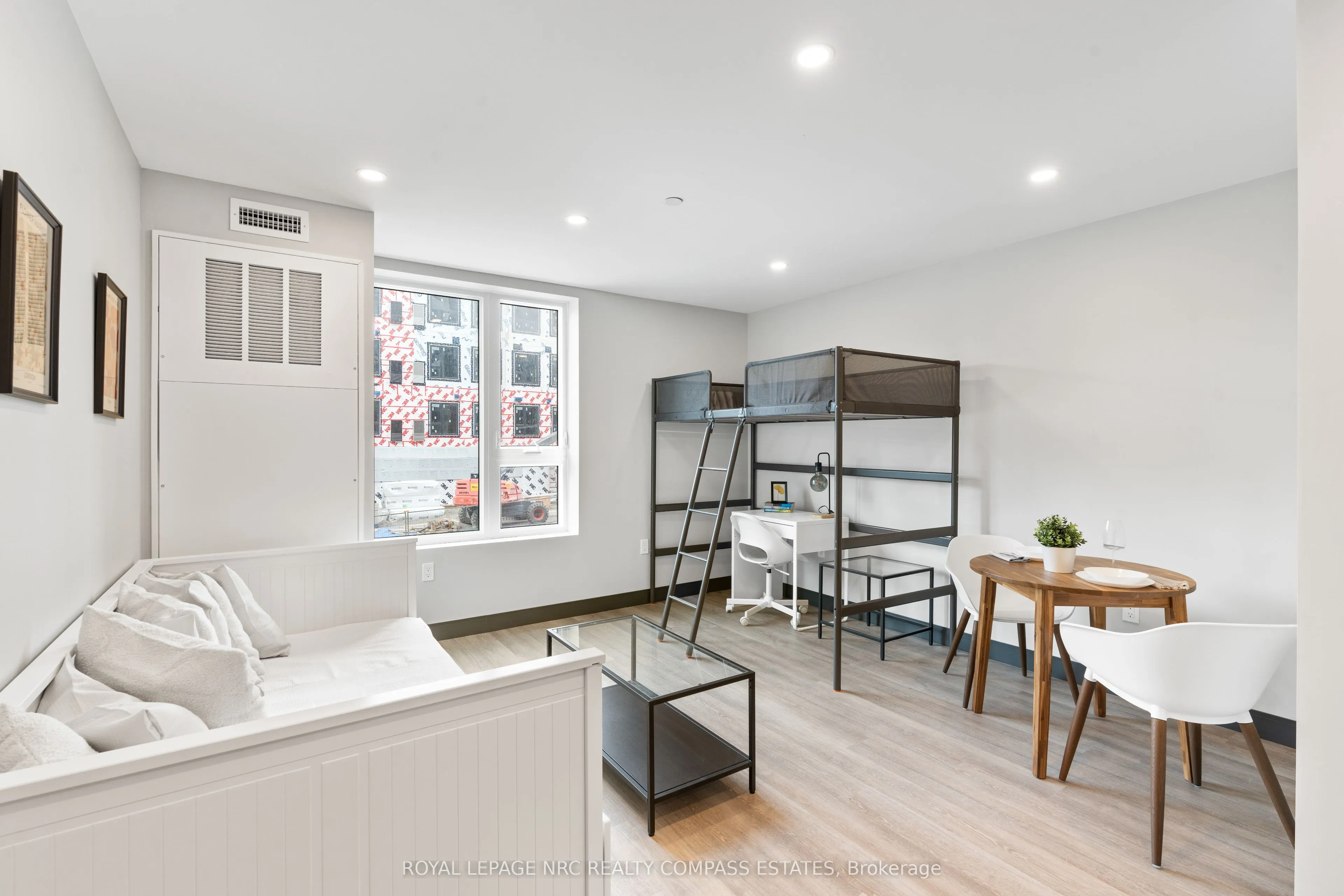 695 Niagara Street, #421