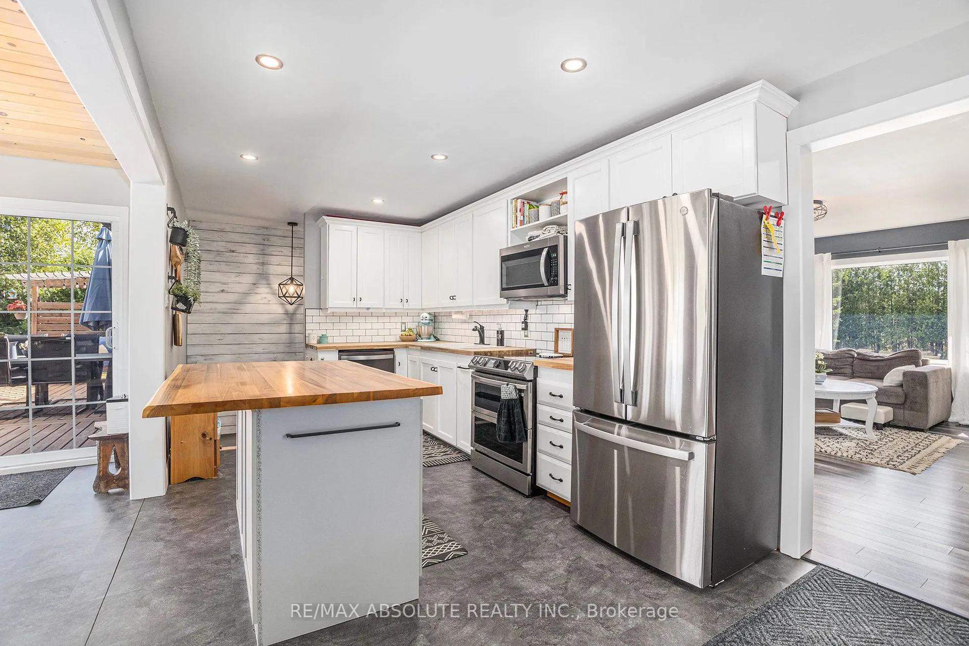 1494 McLachlan Road