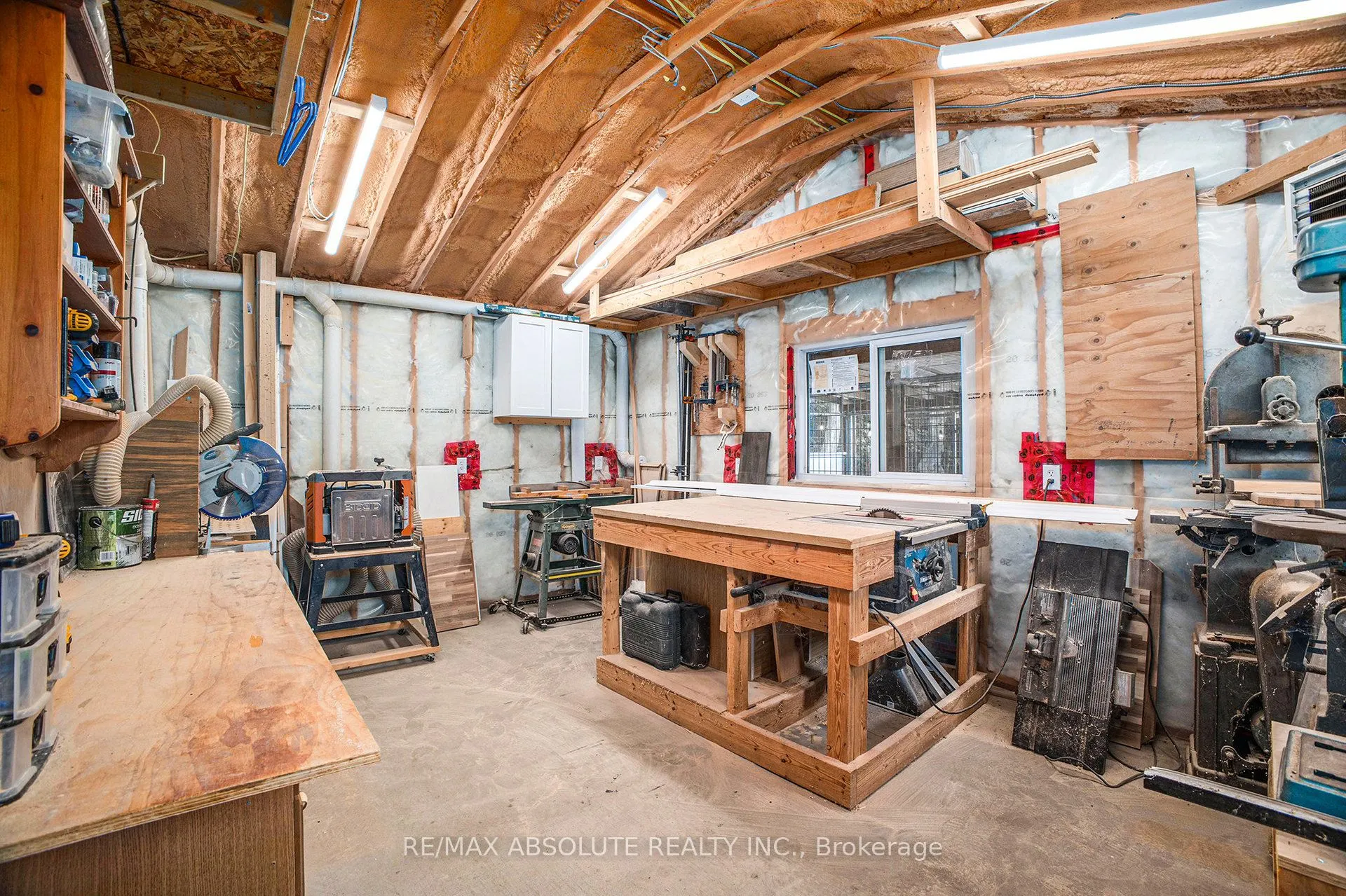 1494 McLachlan Road