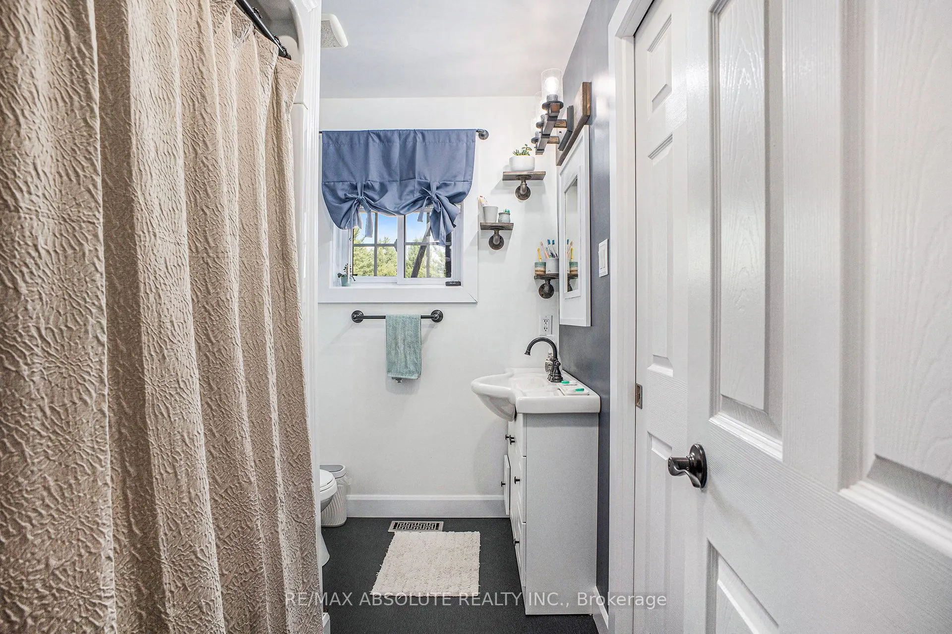 1494 McLachlan Road