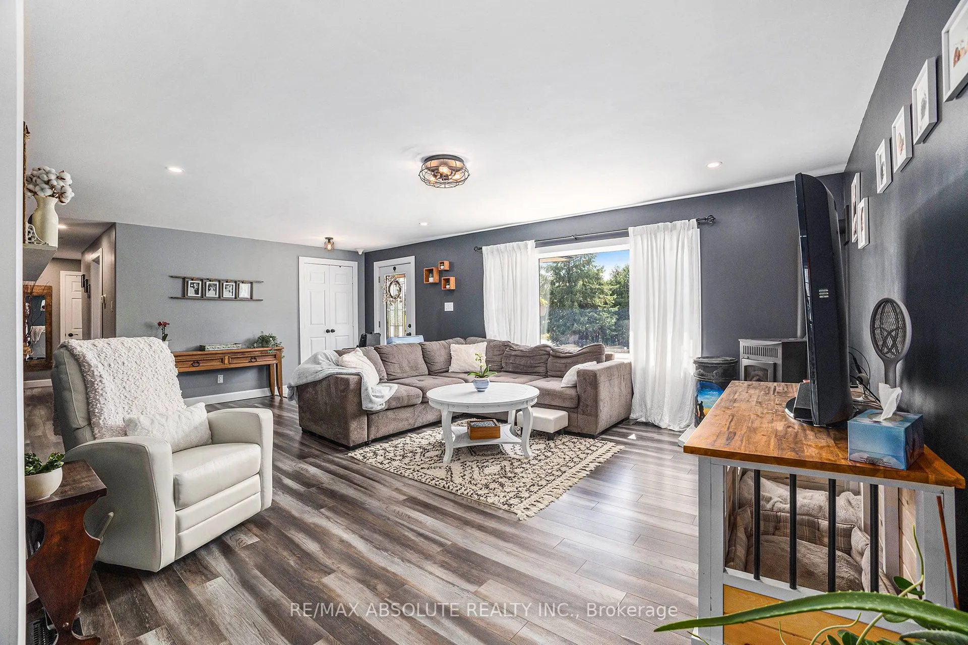 1494 McLachlan Road