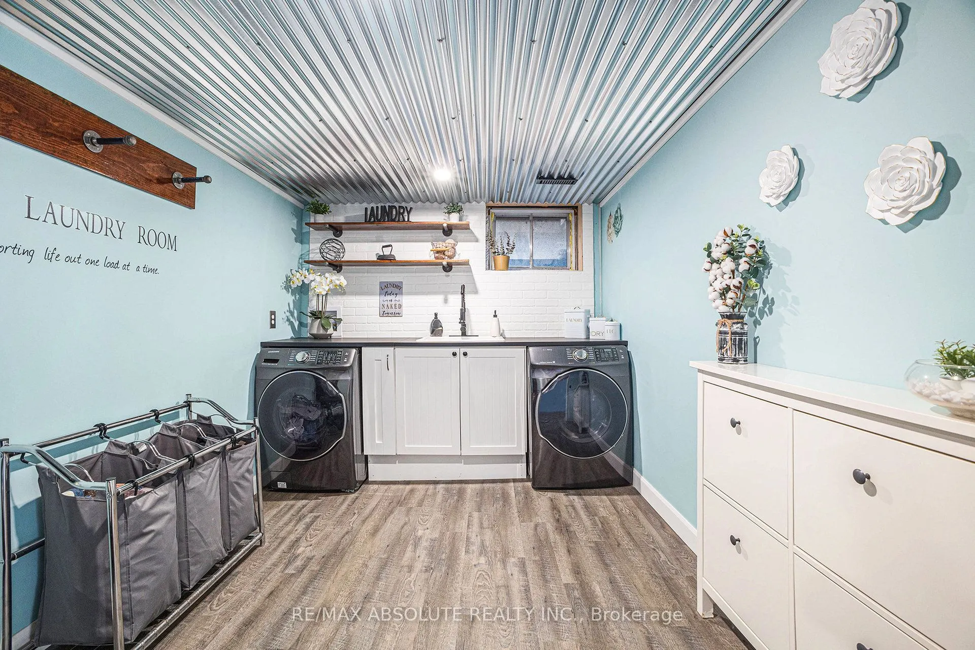 1494 McLachlan Road
