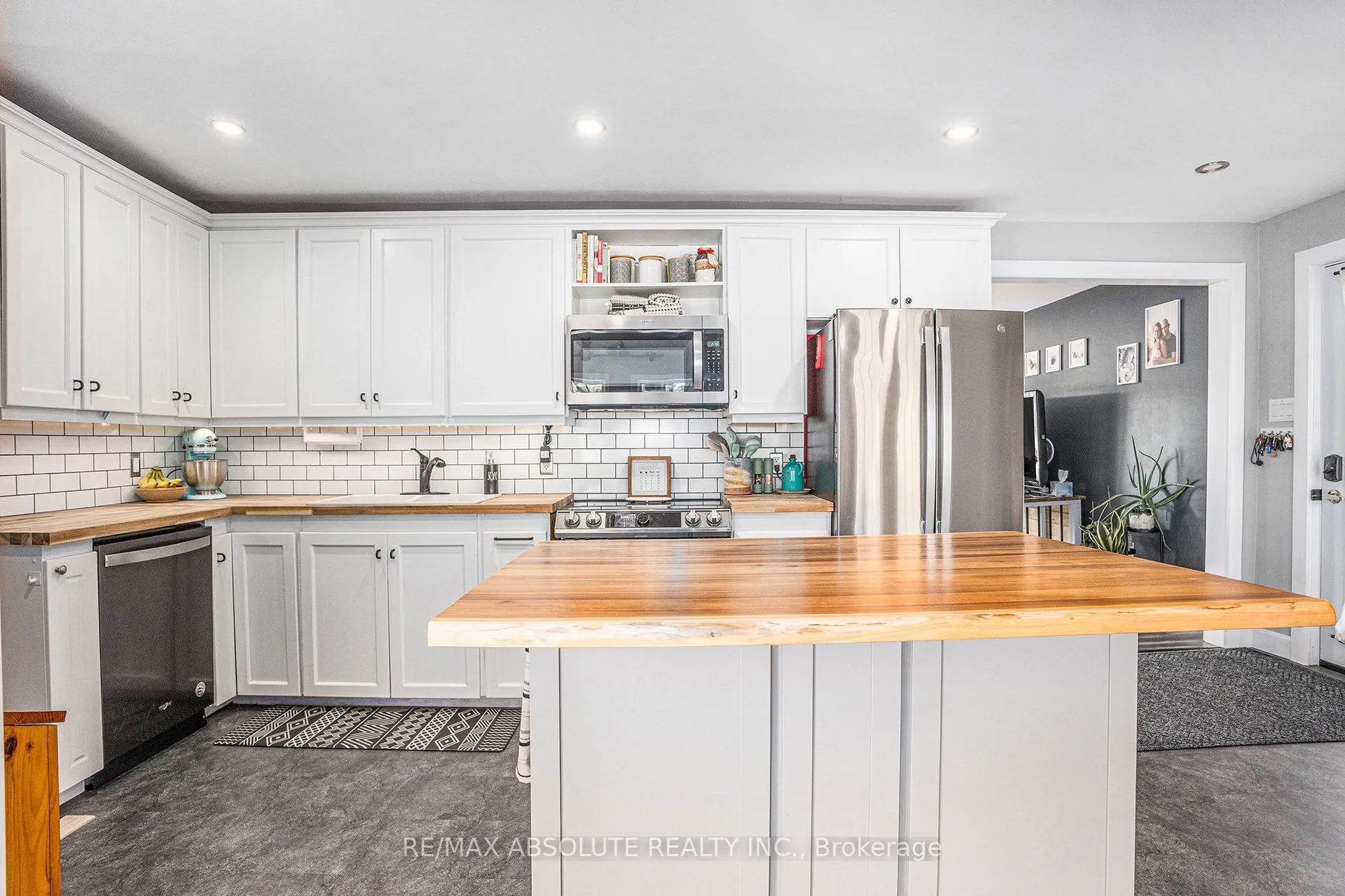 1494 McLachlan Road