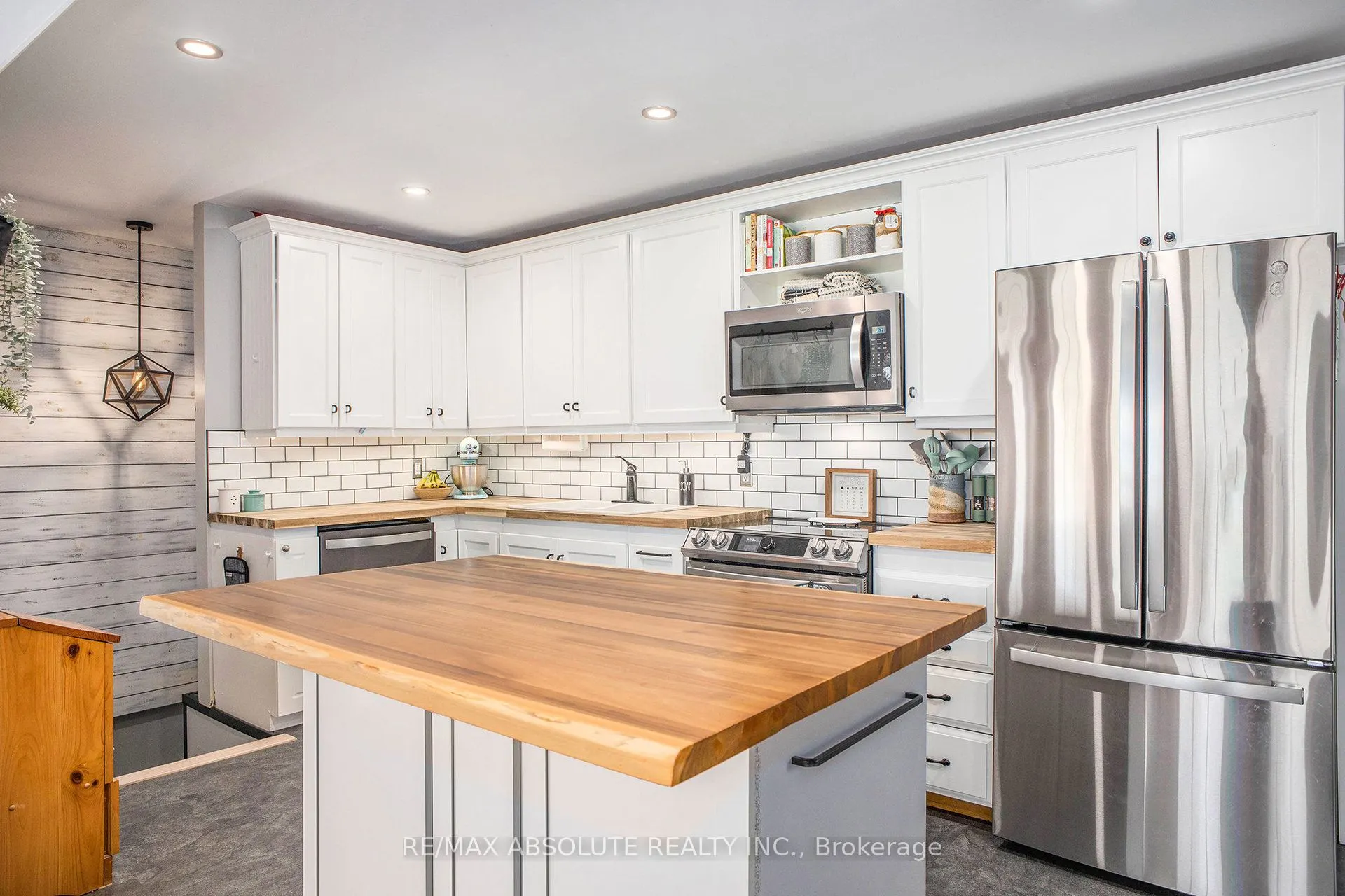 1494 McLachlan Road