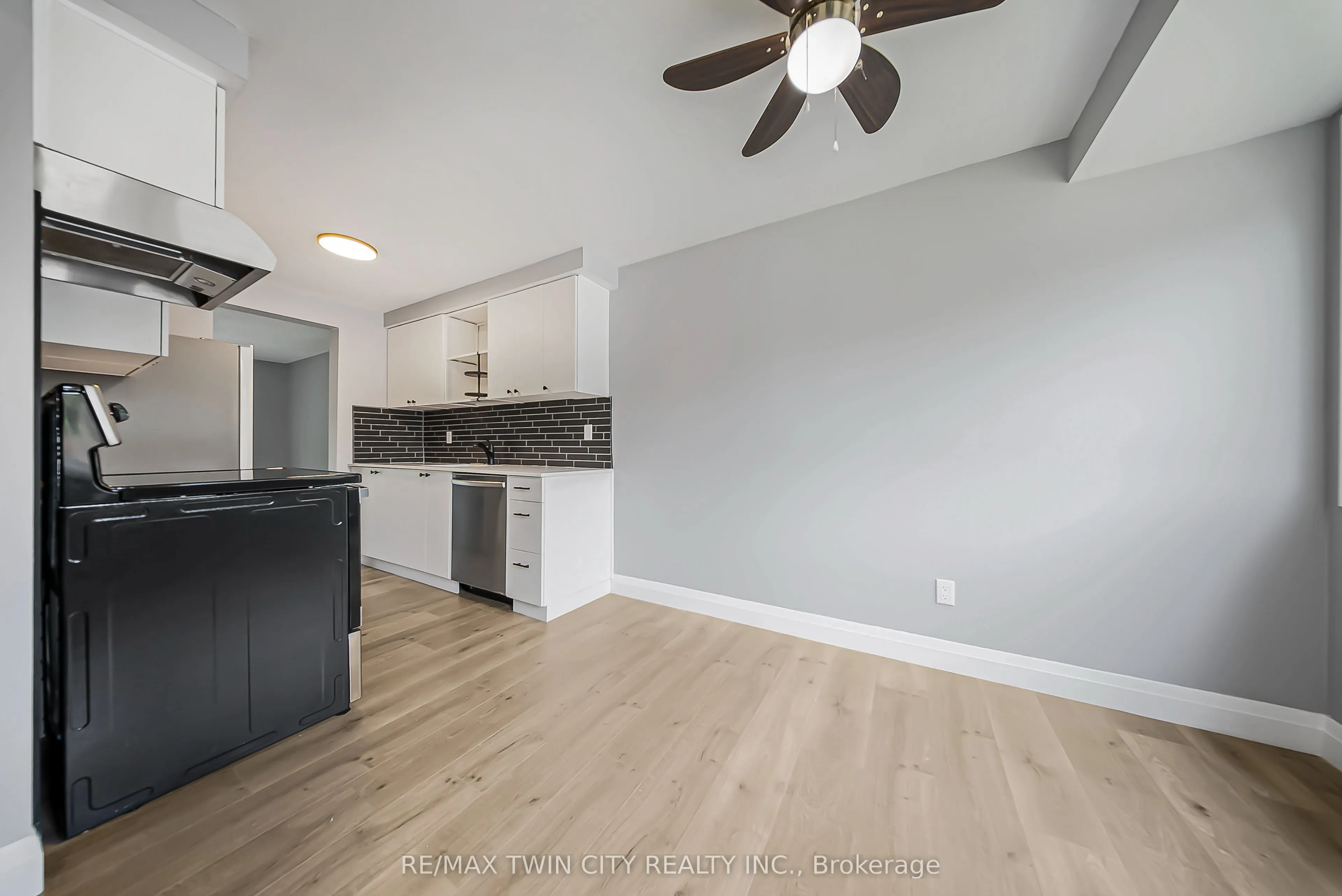 750 Erinbrook Drive, #14
